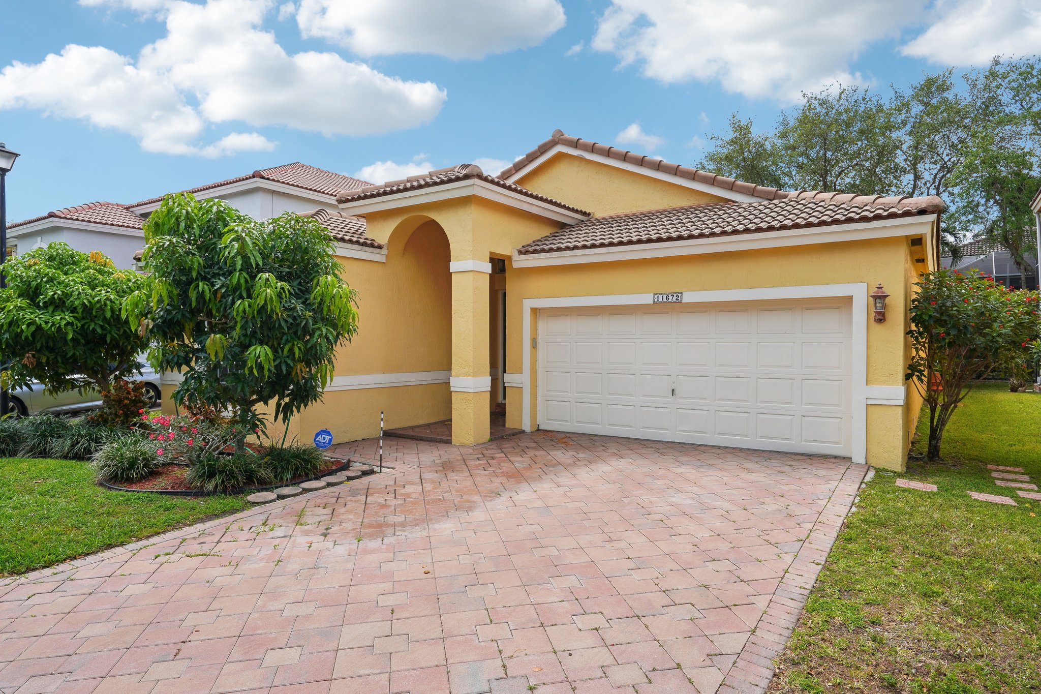 Coral Springs, Florida, 33071, United States, 3 Bedrooms Bedrooms, ,2 BathroomsBathrooms,Residential,For Sale,1923473