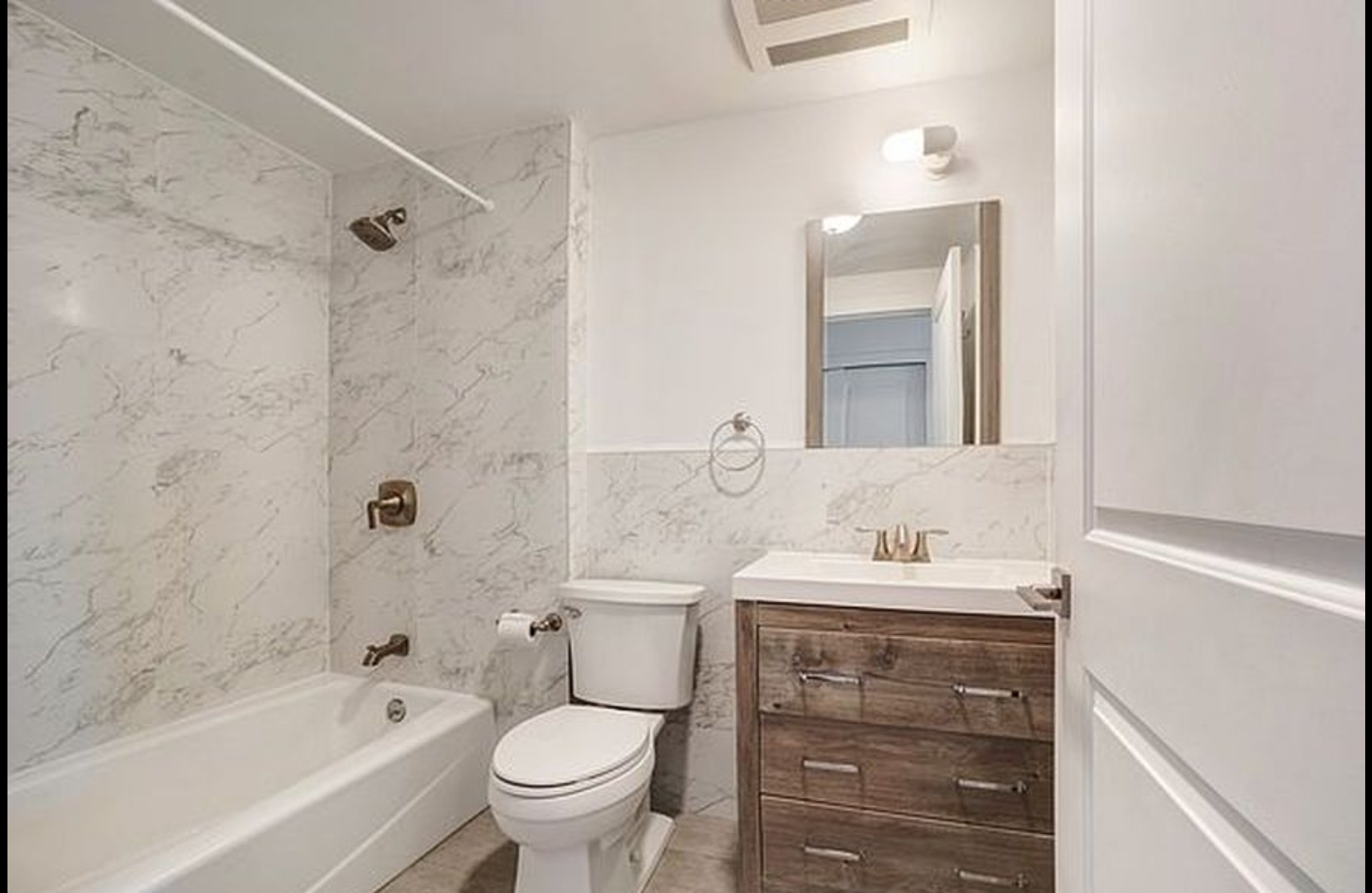 Elmhurst, New York, 11373, United States, 16 Bedrooms Bedrooms, ,Residential,For Sale,2005381