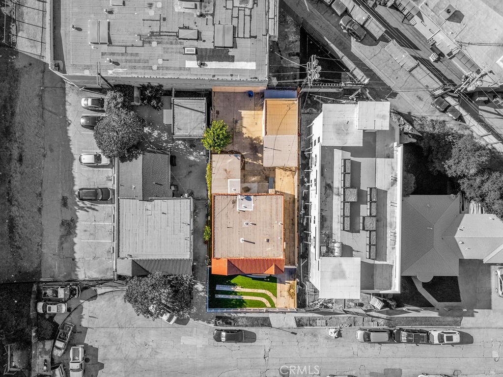 Los Angeles, California, 90016, United States, 3 Bedrooms Bedrooms, ,2 BathroomsBathrooms,Residential,For Sale,2005249