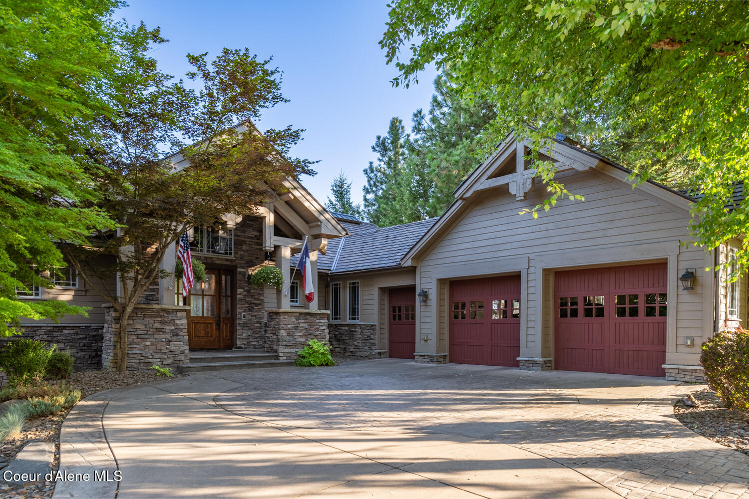 Coeur d'Alene, Idaho, 83814, United States, 4 Bedrooms Bedrooms, ,4 BathroomsBathrooms,Residential,For Sale,1909432