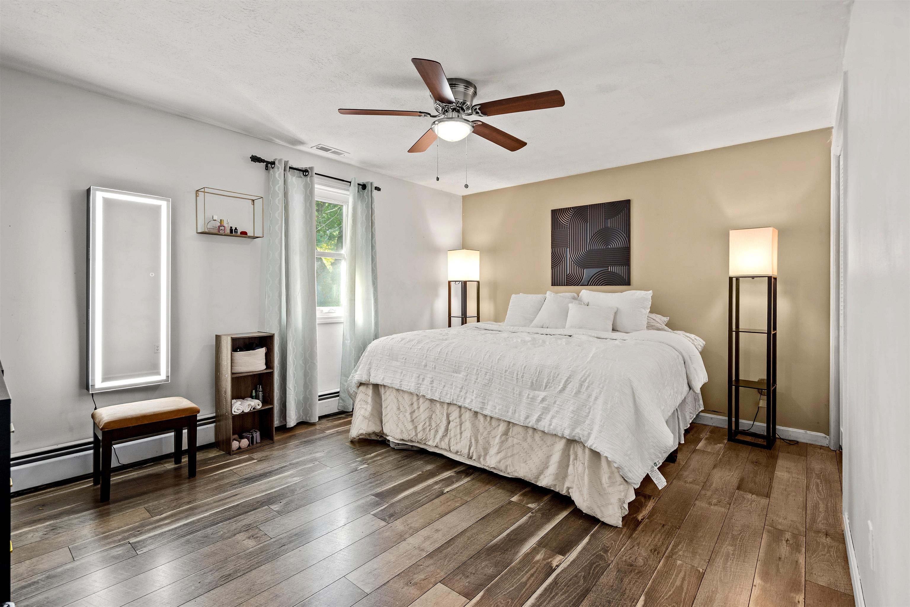 Manchester, New Hampshire, 03103, United States, 3 Bedrooms Bedrooms, ,2 BathroomsBathrooms,Residential,For Sale,1989722