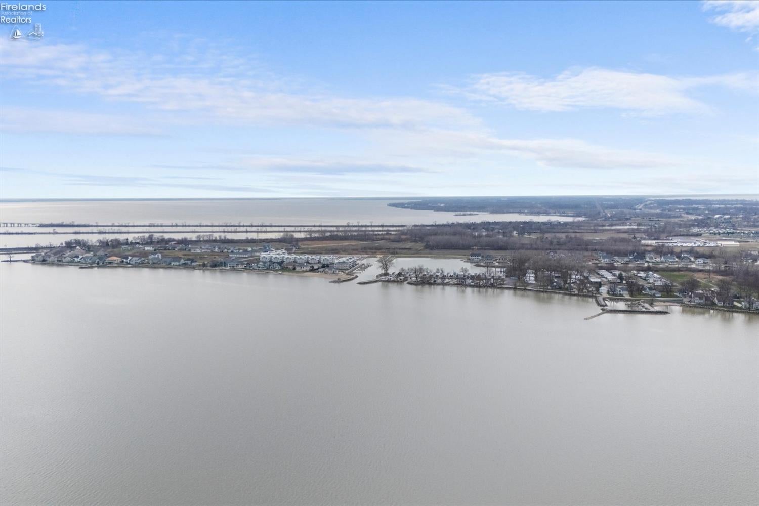Marblehead, Ohio, 43440, United States, 4 Bedrooms Bedrooms, ,3 BathroomsBathrooms,Residential,For Sale,1921808