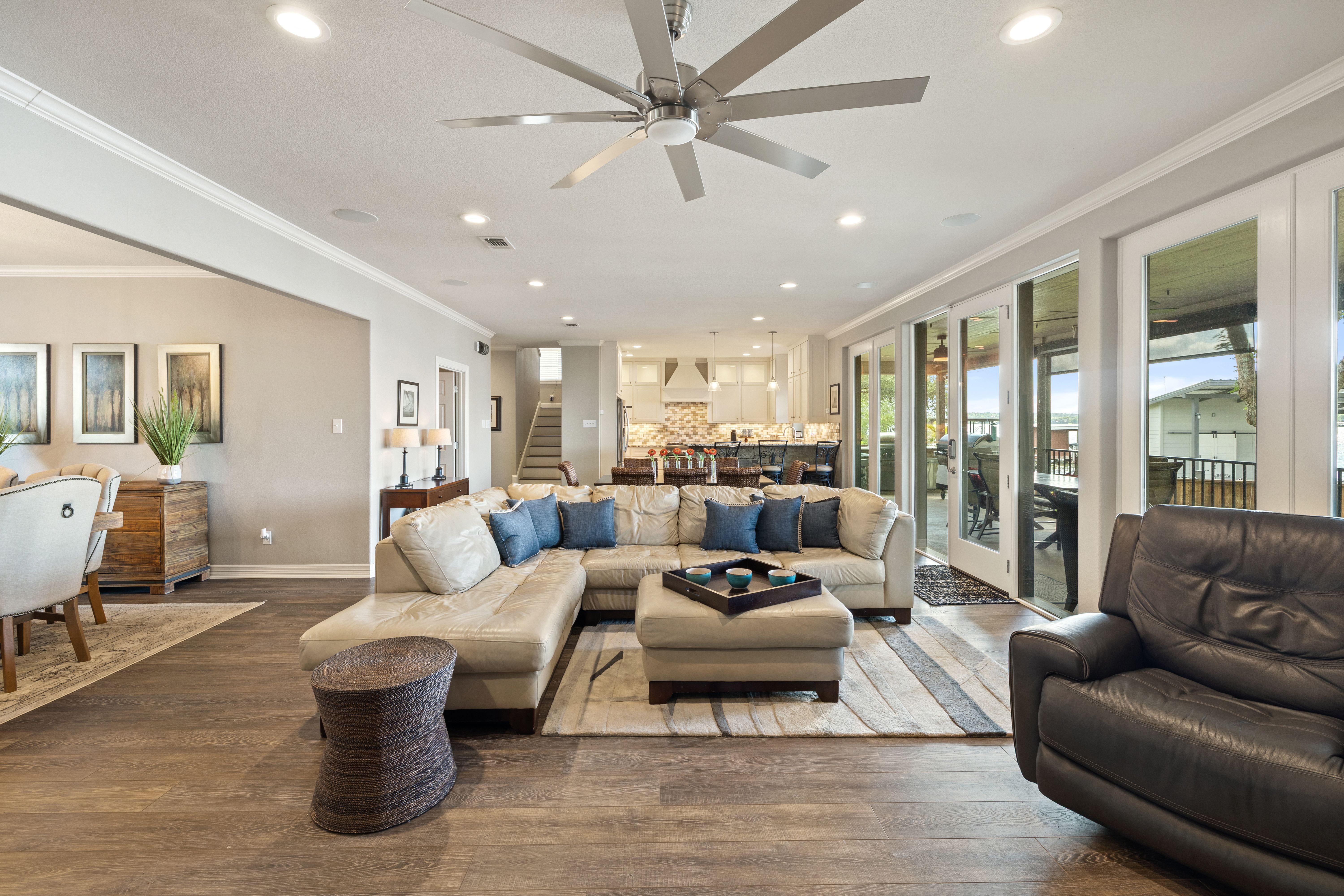  402 S. Shorewood Dr on Lake LBJ - 物件實景