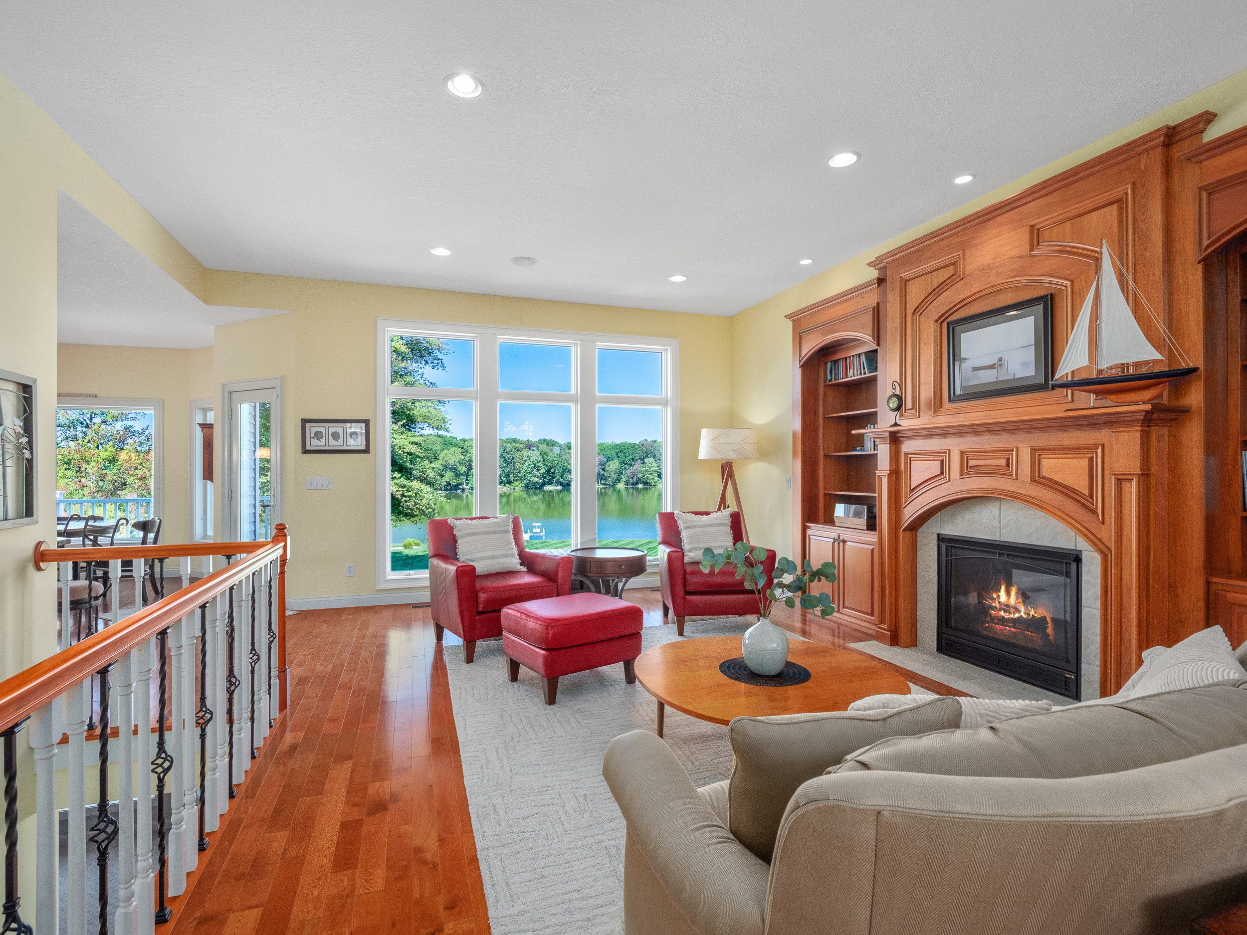  Stunning Updated Ranch with Finished Walk-Out Lower Level - 物件實景