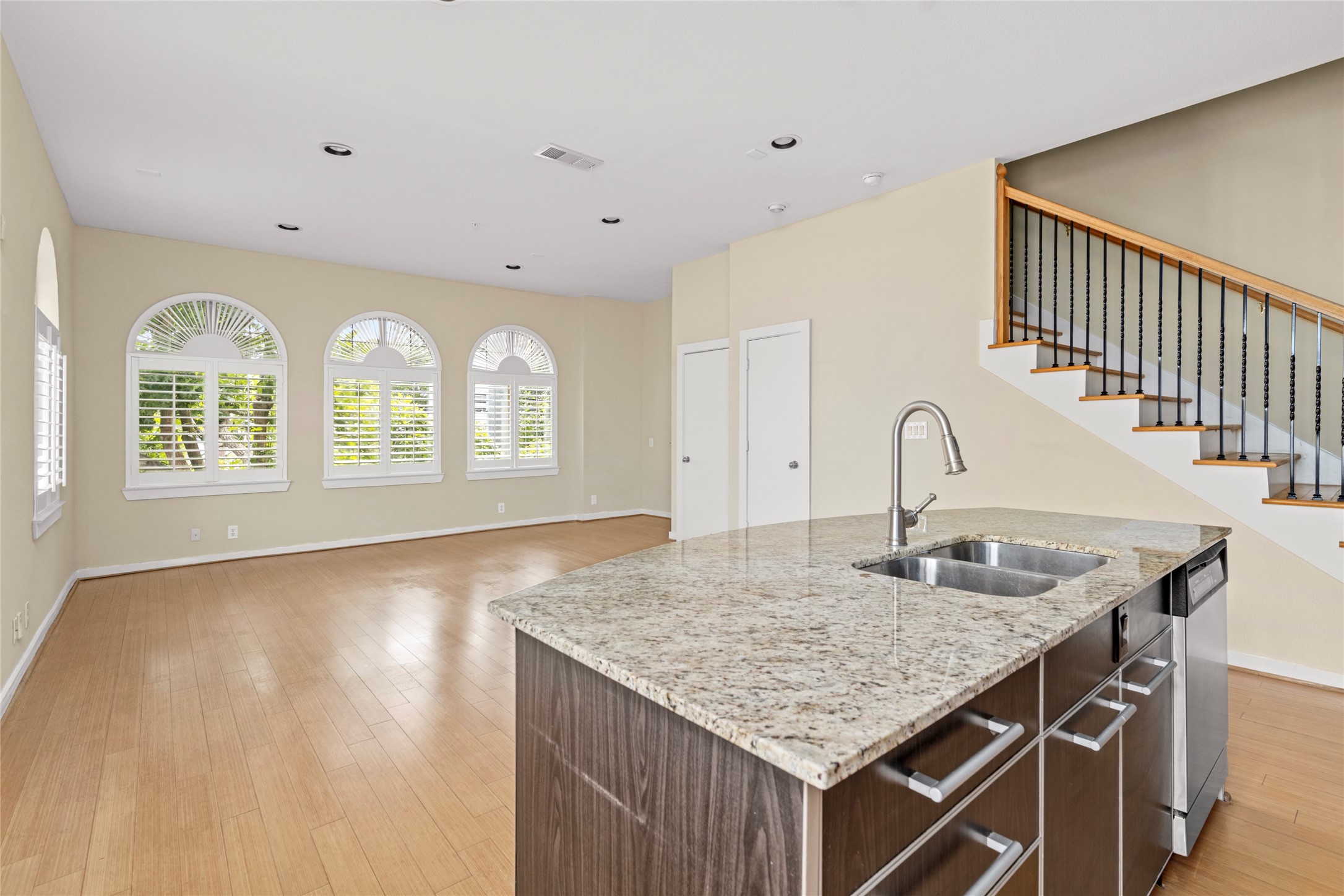  802 Jackson Hill Street #201 - 物件實景