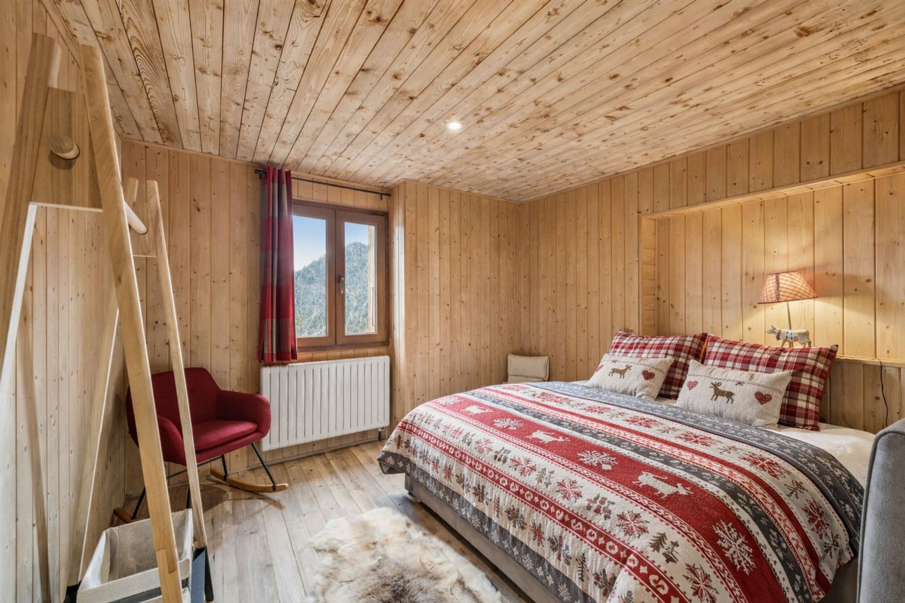  Chalet just a stone