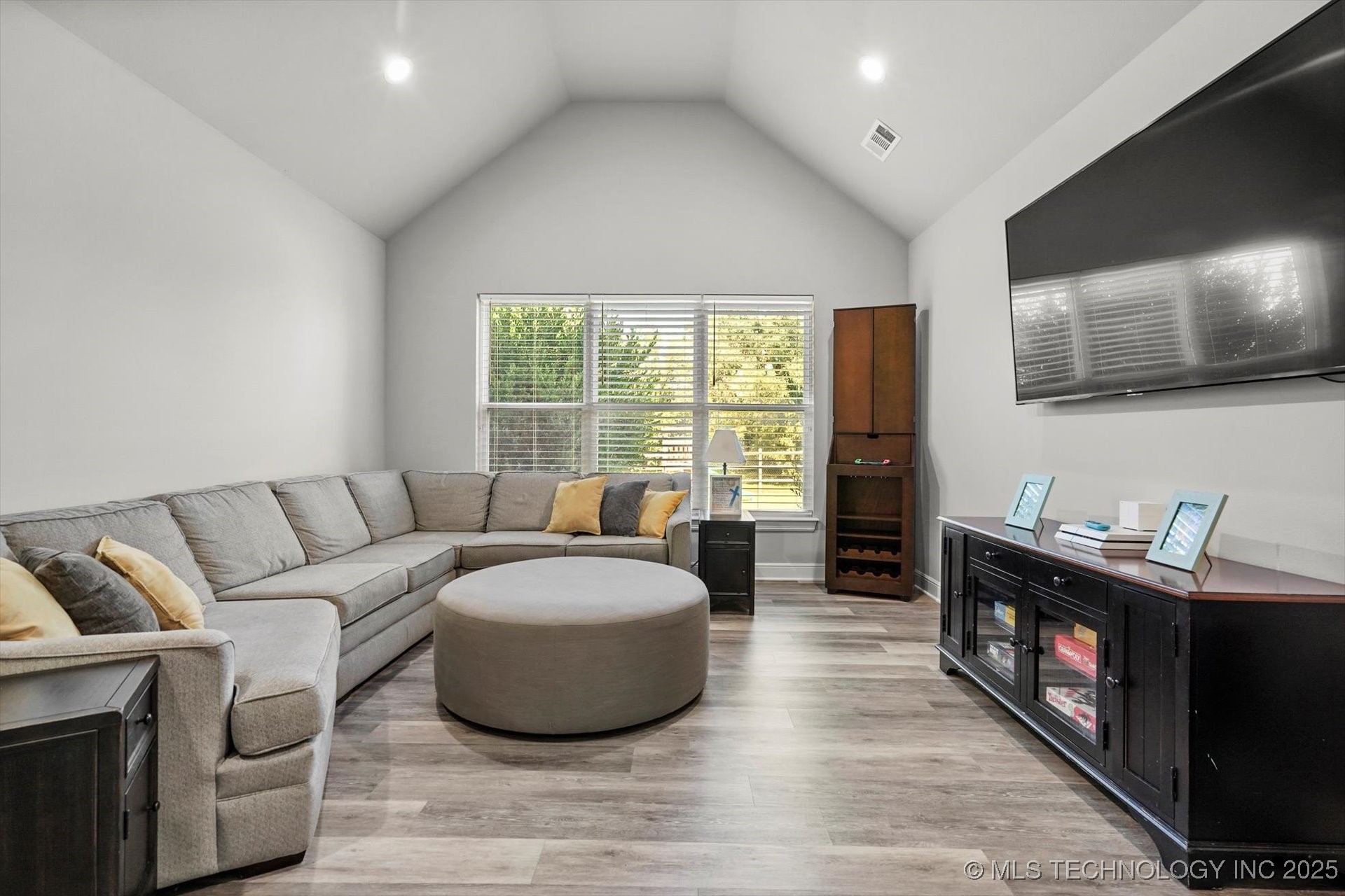 Owasso, Oklahoma, 74055, United States, 3 Bedrooms Bedrooms, ,4 BathroomsBathrooms,Residential,For Sale,1986225