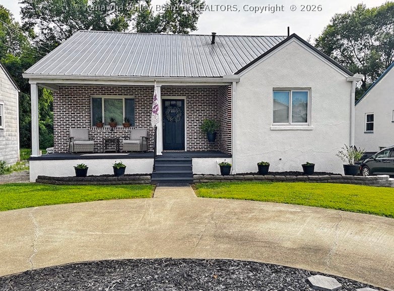 10th Ave, Saint Albans, WV 25177