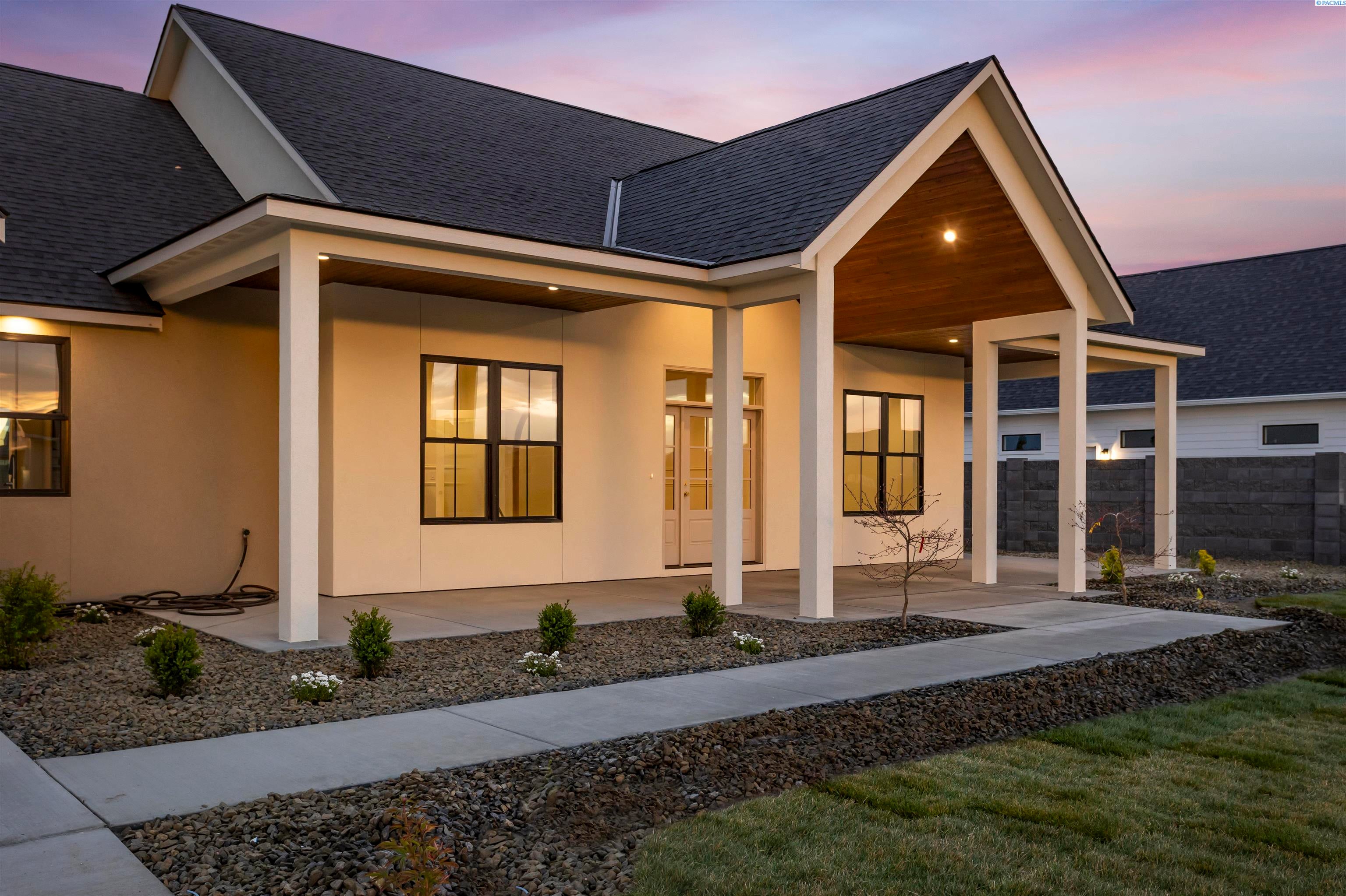 Pasco, Washington, 99301, United States, 5 Bedrooms Bedrooms, ,3 BathroomsBathrooms,Residential,For Sale,1765615