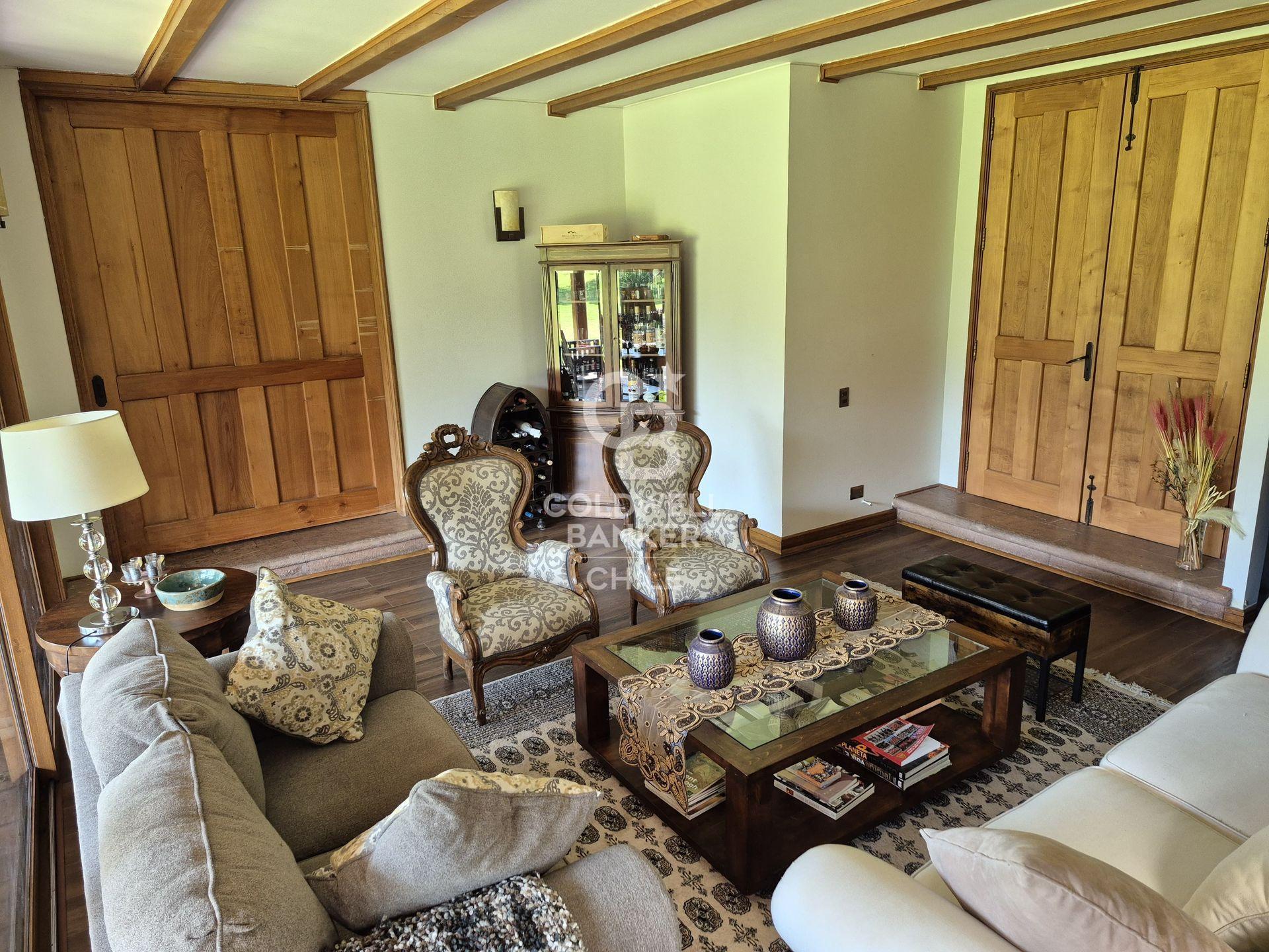 Lo Barnechea, Chile, 5 Bedrooms Bedrooms, ,3 BathroomsBathrooms,Residential,For Sale,1925328