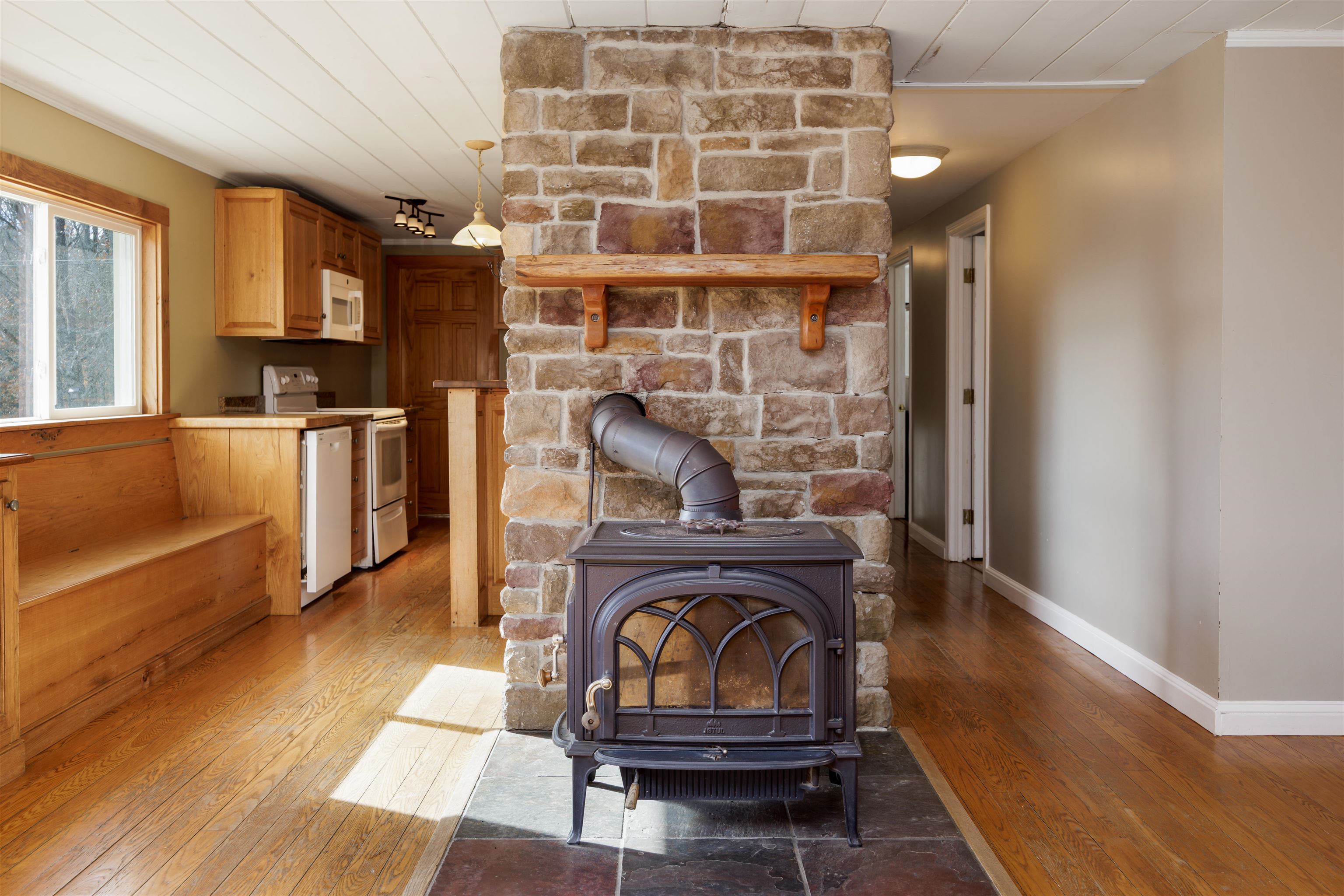 Unity, New Hampshire, 03773, United States, 4 Bedrooms Bedrooms, ,2 BathroomsBathrooms,Residential,For Sale,1986212