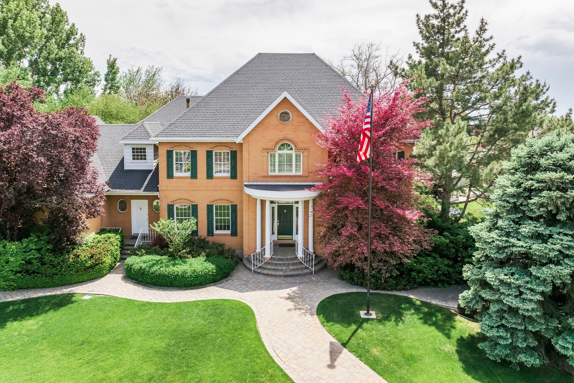  Custom Brick Beauty on Quiet Cul-de-Sac with Luxury Outdoor Living - 物件實景