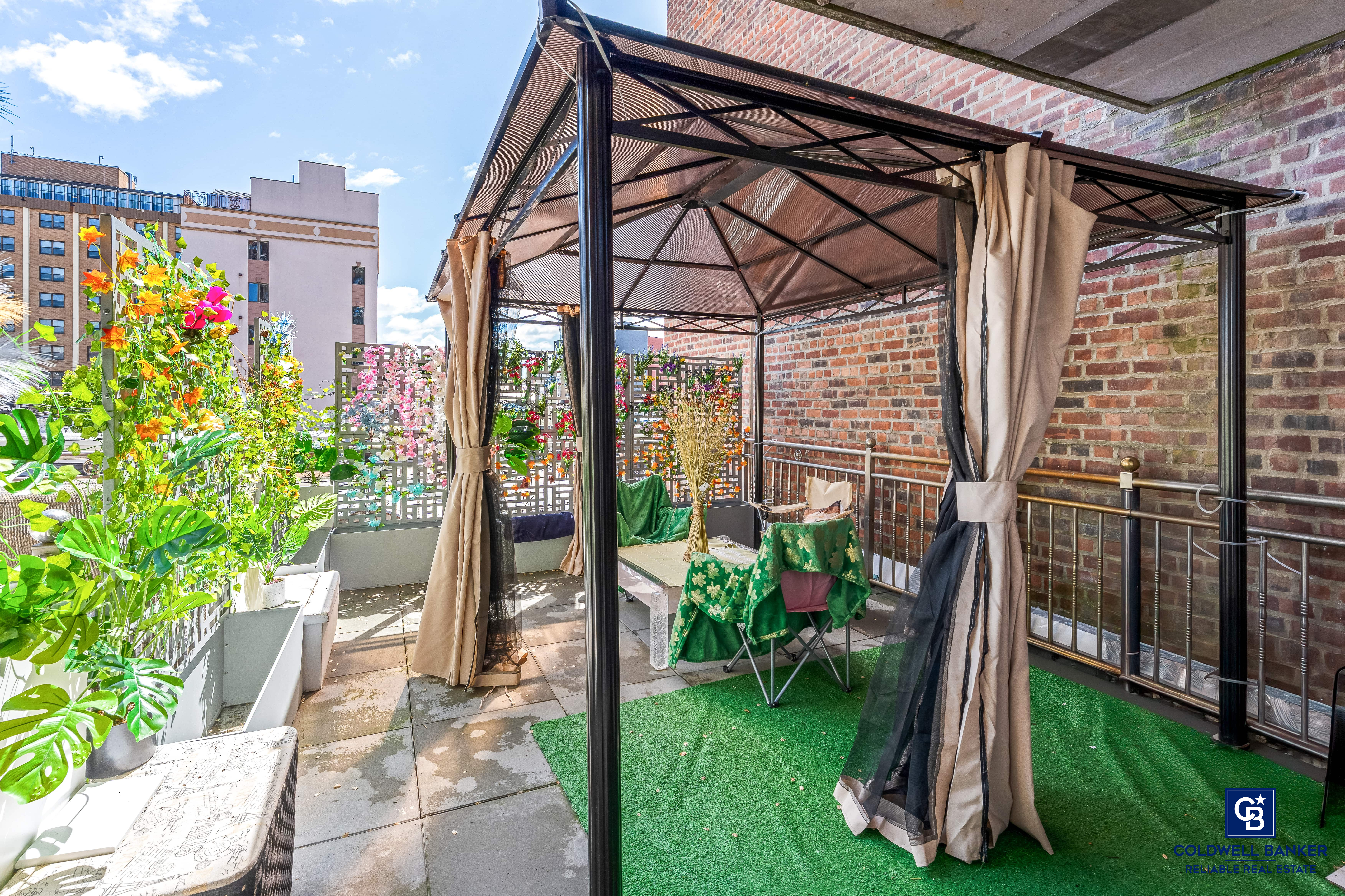 Brooklyn, New York, 11235, United States, 1 Bedroom Bedrooms, ,1 BathroomBathrooms,Residential,For Sale,1818235