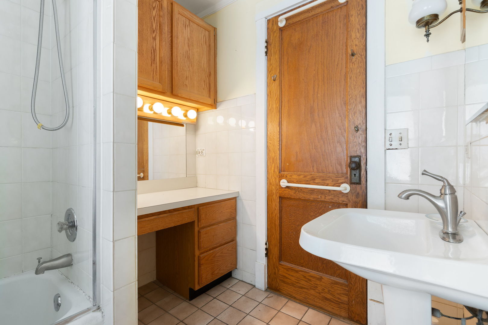 Oak Park, Illinois, 60304, United States, 4 Bedrooms Bedrooms, ,3 BathroomsBathrooms,Residential,For Sale,1966946