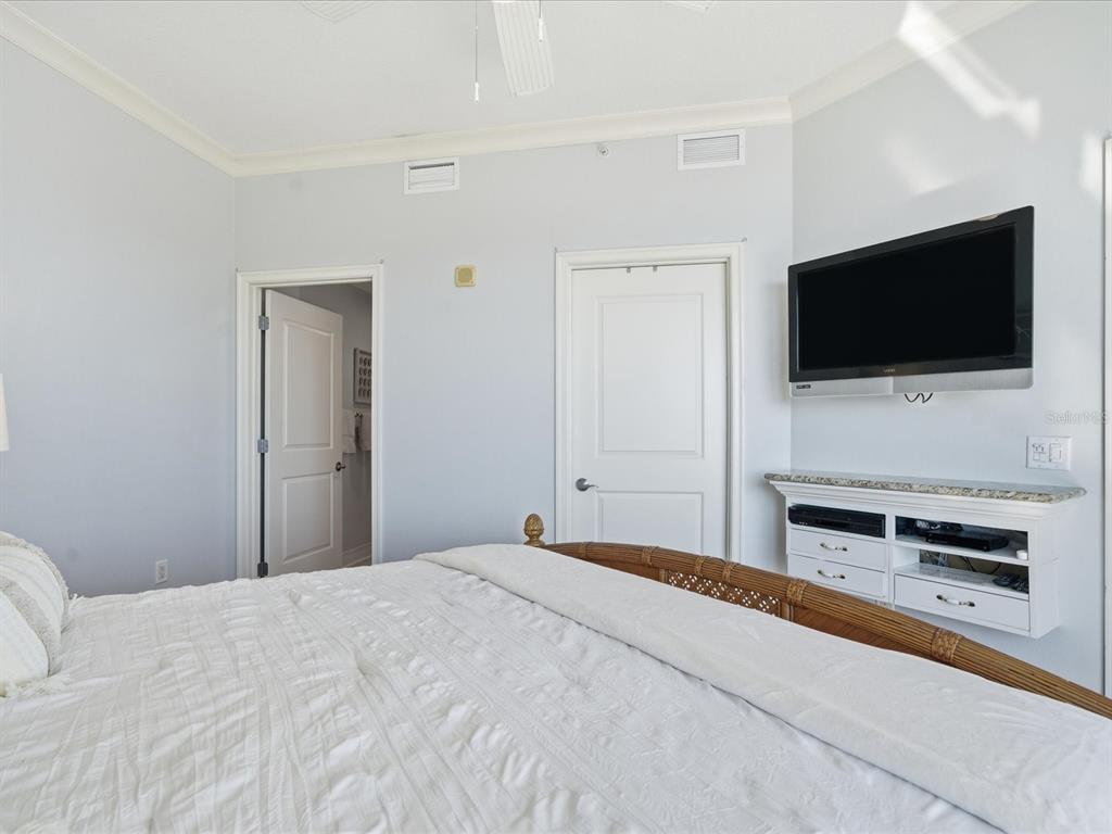 Tampa, Florida, 33602, United States, 2 Bedrooms Bedrooms, ,3 BathroomsBathrooms,Residential,For Sale,2003019