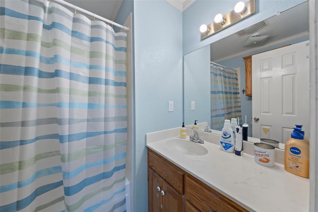 West, Texas, 76691, United States, 3 Bedrooms Bedrooms, ,2 BathroomsBathrooms,Residential,For Sale,1982487