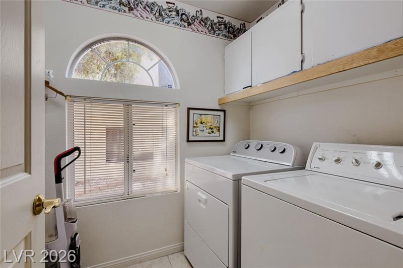 Henderson, Nevada, 89074, United States, 5 Bedrooms Bedrooms, ,2 BathroomsBathrooms,Residential,For Sale,2048039