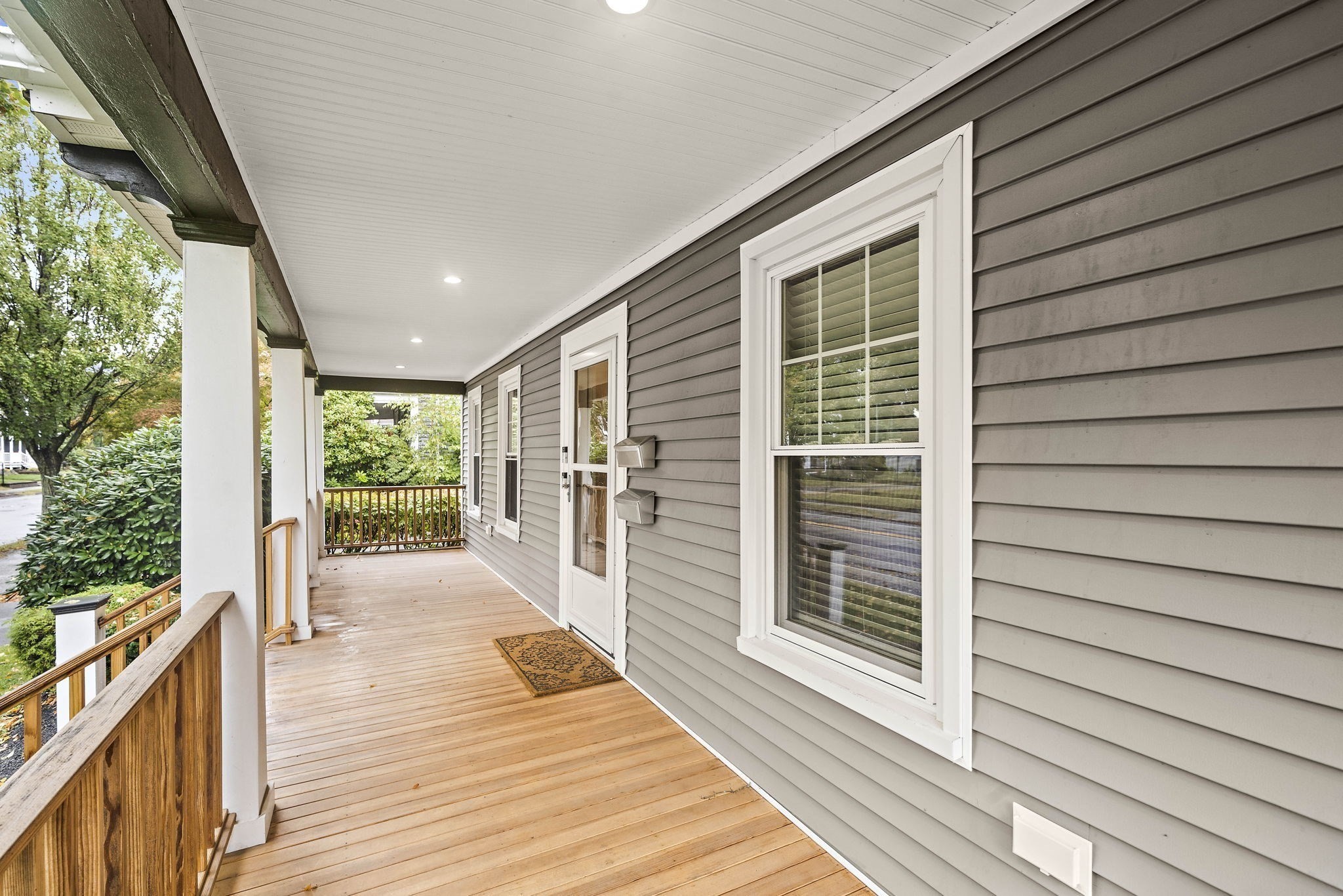 Wakefield, Massachusetts, 01880, United States, 3 Bedrooms Bedrooms, ,2 BathroomsBathrooms,Residential,For Sale,1982541