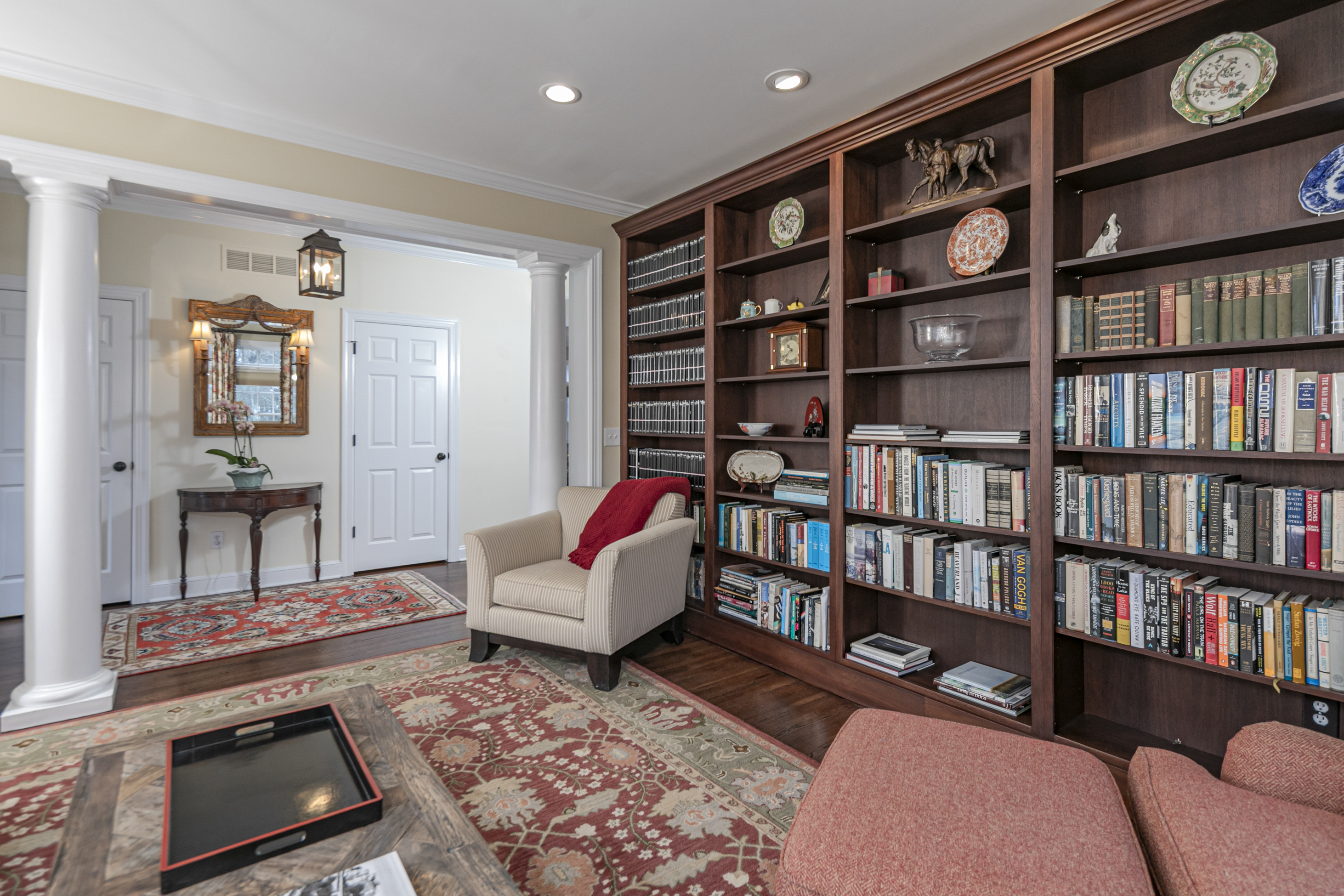  Exceptional Design and Thoughtful Updates in a Rare Governors Lane Offering - 物件實景