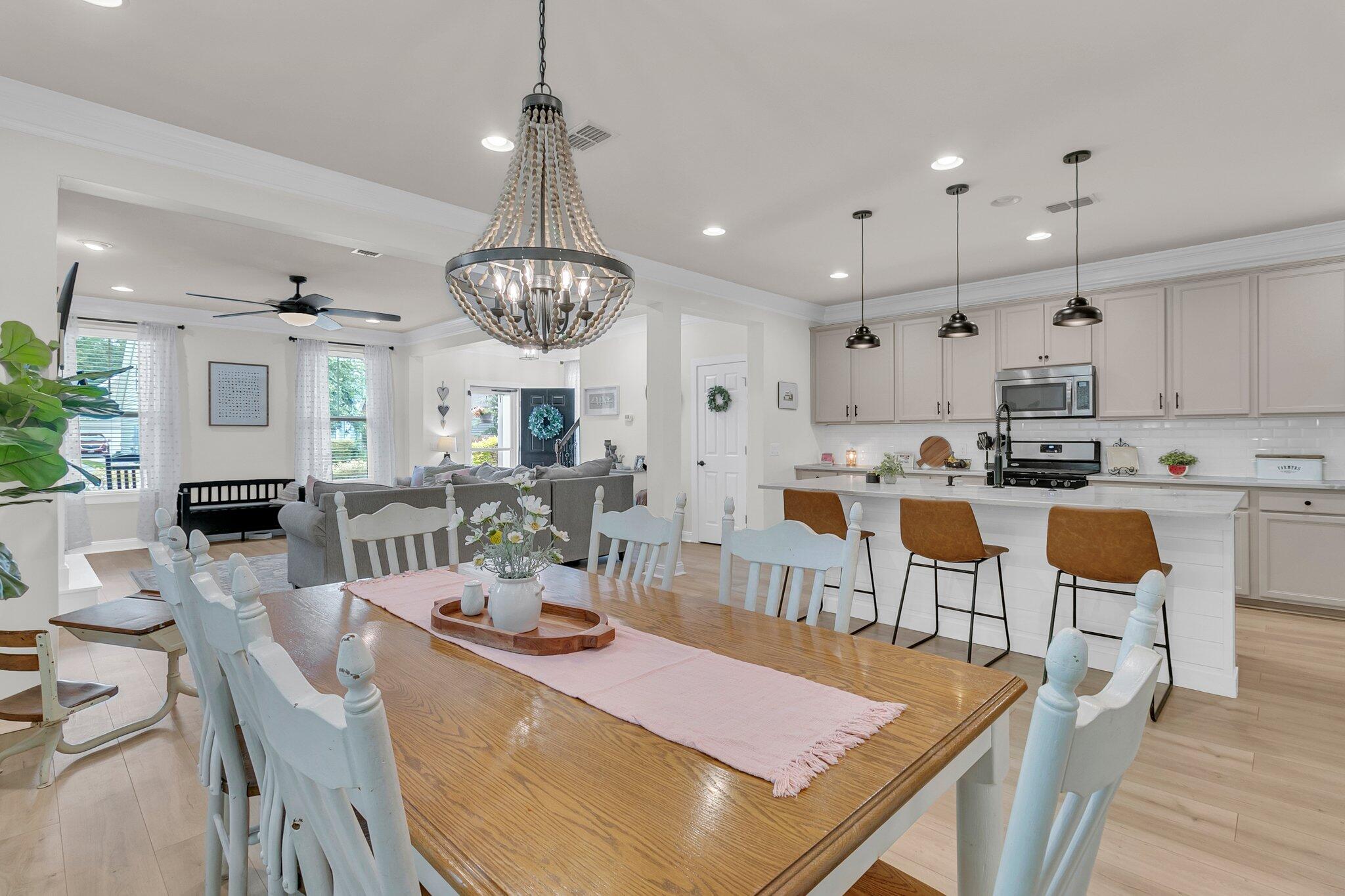 Charleston, South Carolina, 29414, United States, 4 Bedrooms Bedrooms, ,3 BathroomsBathrooms,Residential,For Sale,1979089