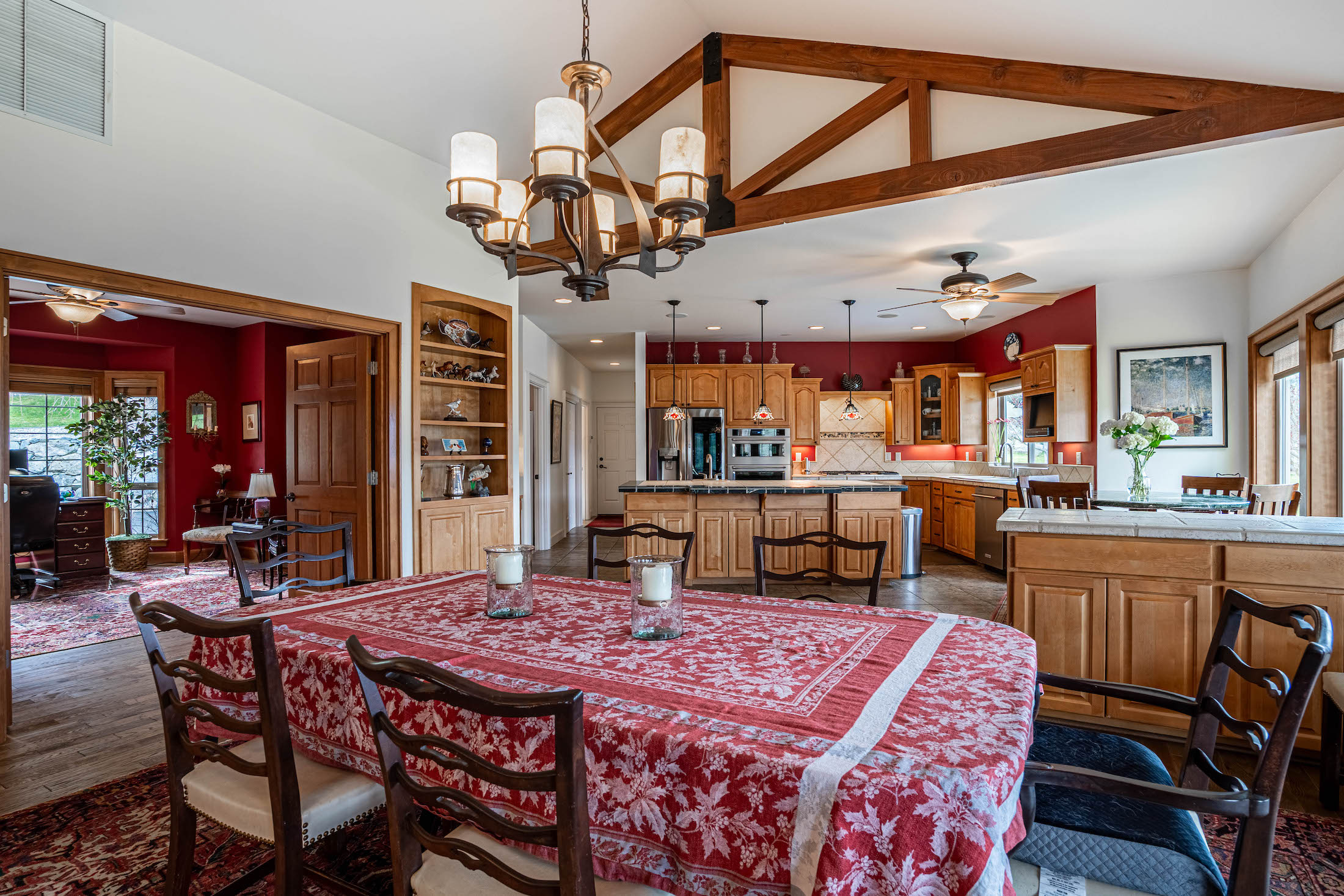  Lake Chelan View Estate with Barn & Acreage - 物件實景