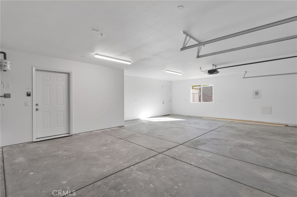 Hesperia, California, 92345, United States, 4 Bedrooms Bedrooms, ,3 BathroomsBathrooms,Residential,For Sale,1989445