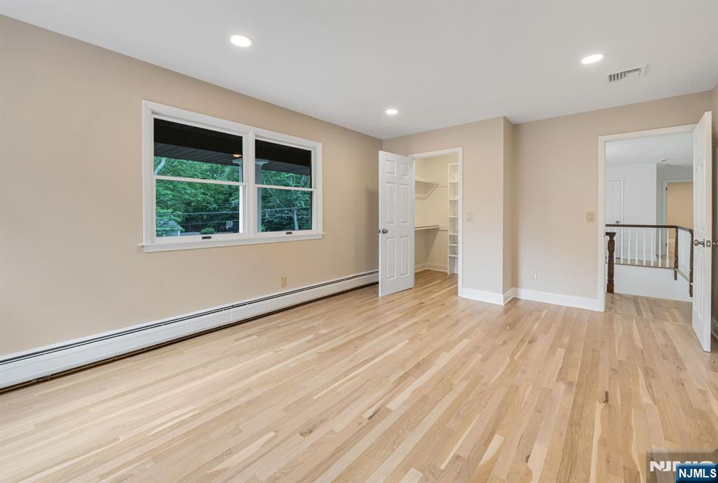 Wyckoff, New Jersey, 07481, United States, 5 Bedrooms Bedrooms, ,5 BathroomsBathrooms,Residential,For Sale,1951013