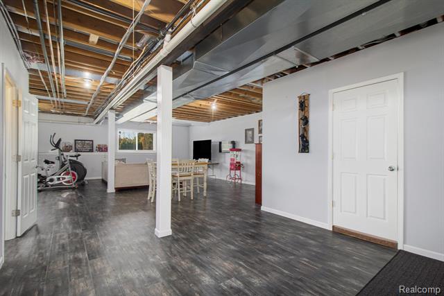 Oceola Twp, Michigan, 48843, United States, 3 Bedrooms Bedrooms, ,4 BathroomsBathrooms,Residential,For Sale,1980235