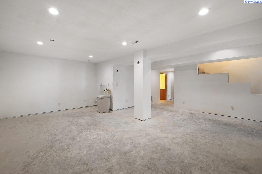 Pullman, Washington, 99163, United States, 4 Bedrooms Bedrooms, ,3 BathroomsBathrooms,Residential,For Sale,1777658