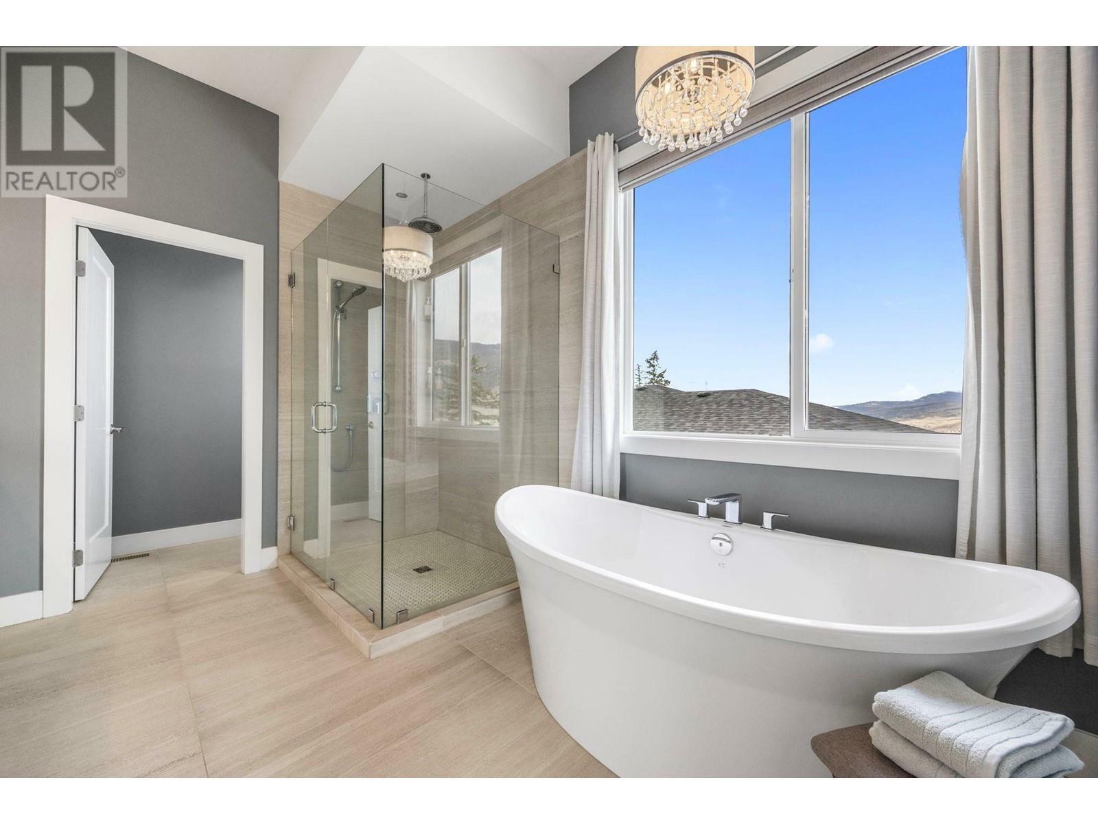 KELOWNA, British Columbia, V1P 1T1, CA, 4 Bedrooms Bedrooms, ,3 BathroomsBathrooms,Residential,For Sale,1837961