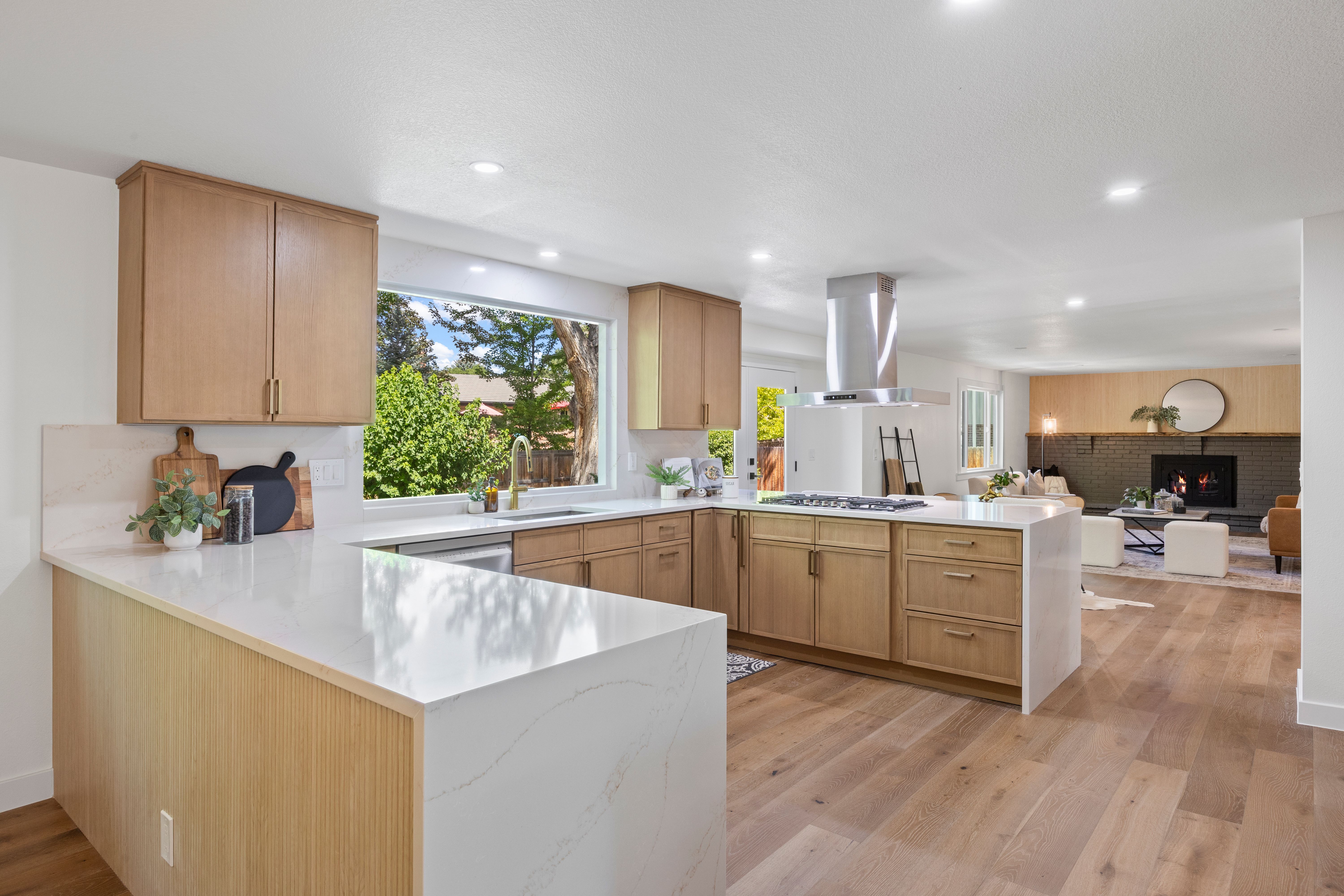  Extensively Renovated Pine Ridge Estate near Southmoor Park - 物件實景