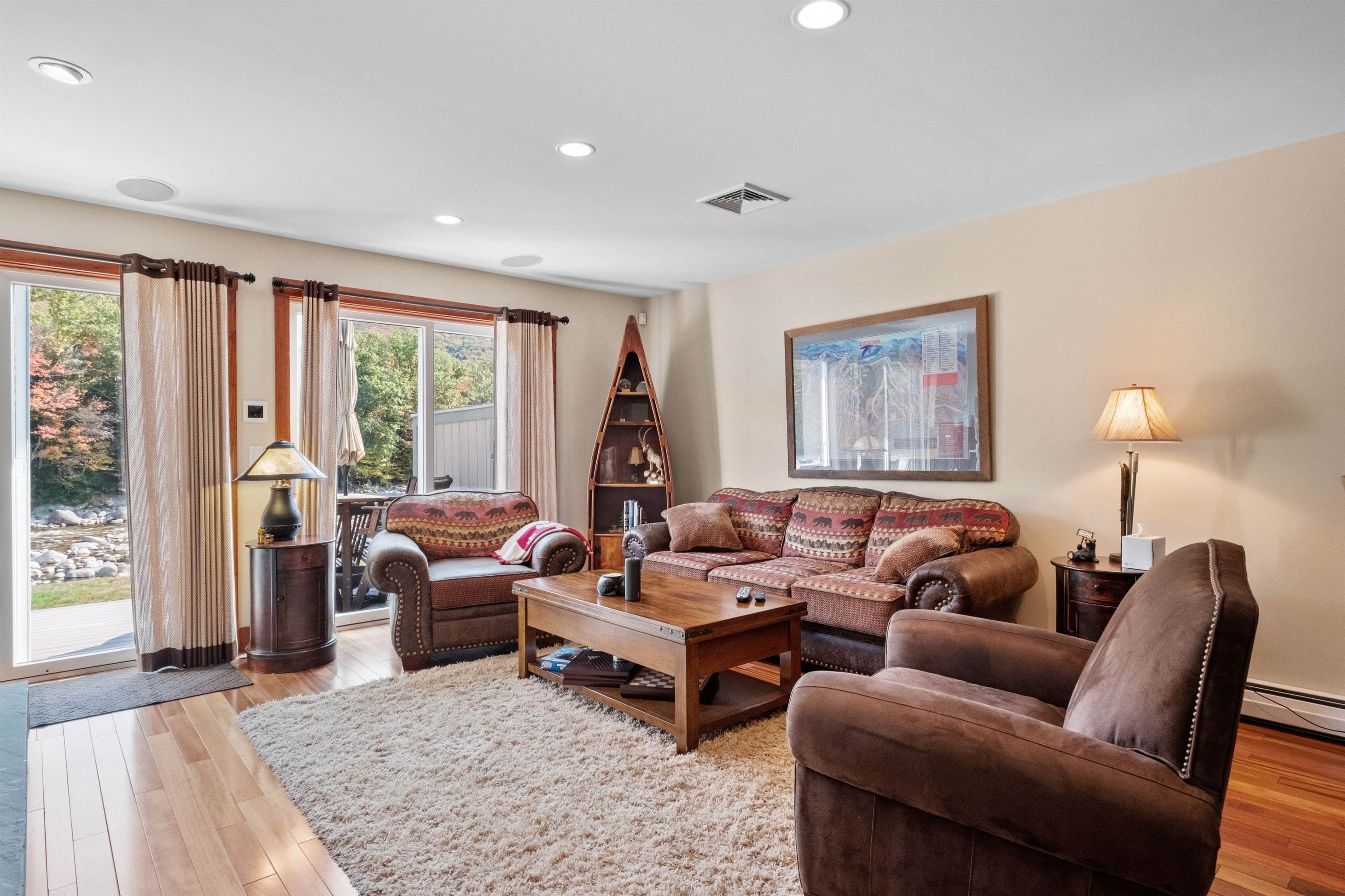 Lincoln, New Hampshire, 03251, United States, 4 Bedrooms Bedrooms, ,1 BathroomBathrooms,Residential,For Sale,1976303