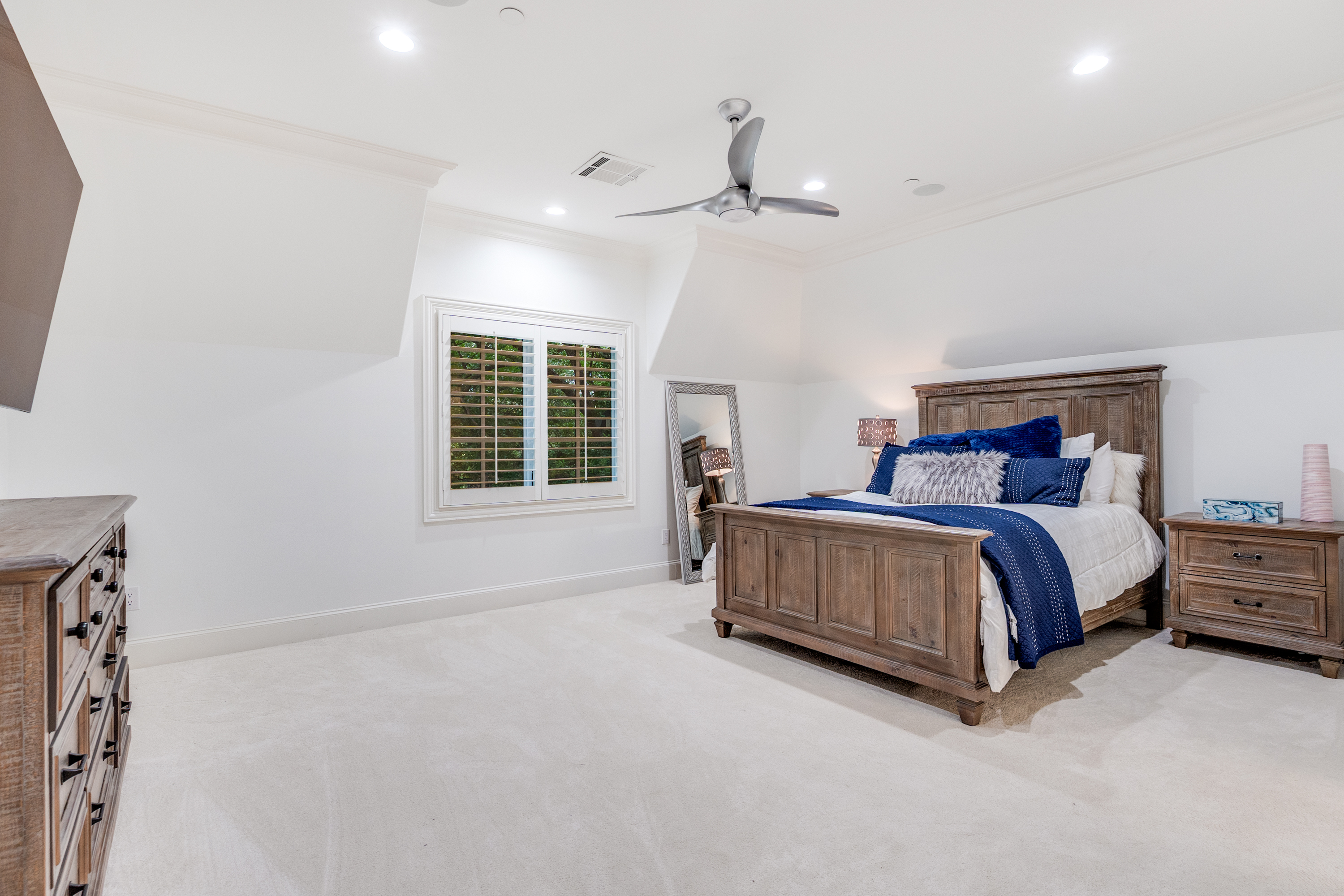  Grand, Light-Filled Retreat Designed for Entertaining in Preston Hollow - 物件實景