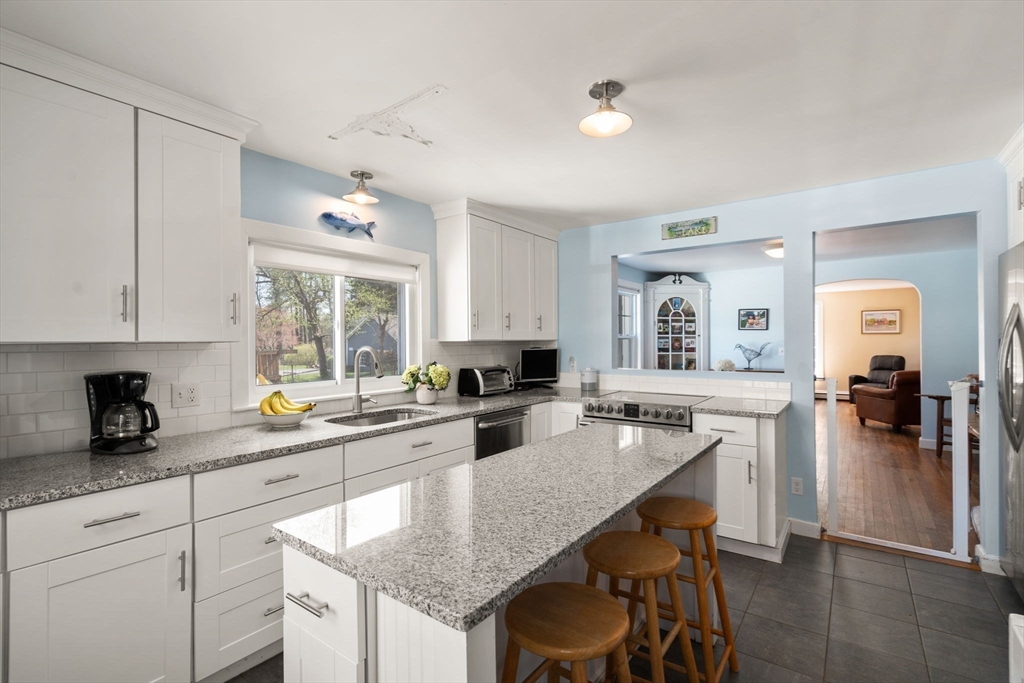 Weston, Massachusetts, 02493, United States, 4 Bedrooms Bedrooms, ,3 BathroomsBathrooms,Residential,For Sale,1804210