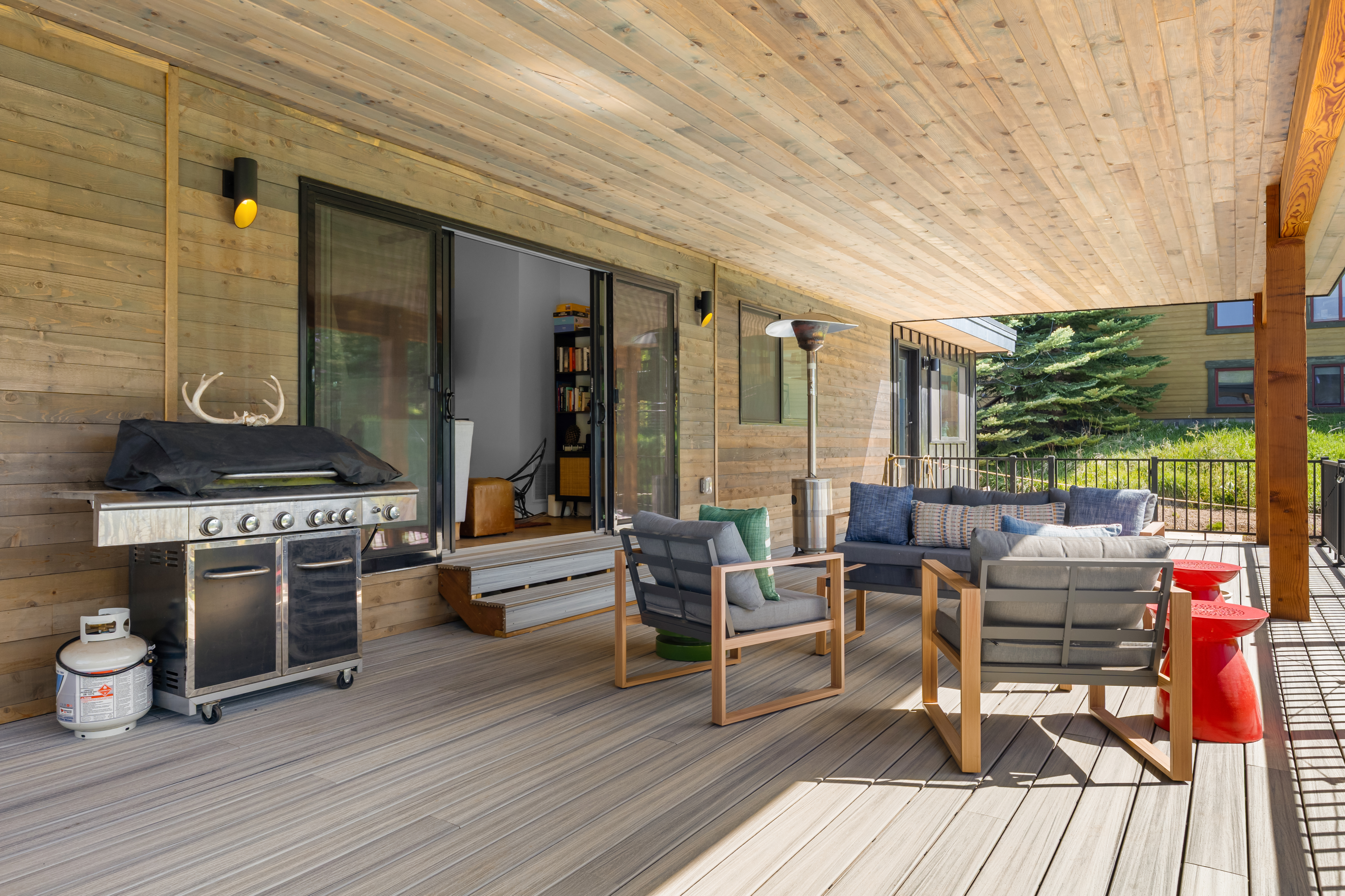  MODERN FISH CREEK AREA HOME - 物件實景