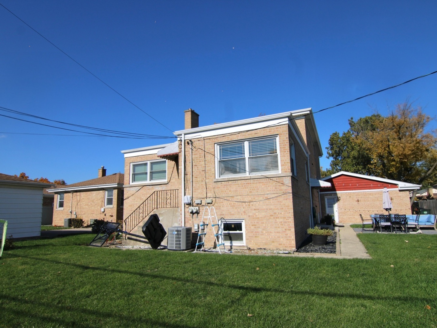 Niles, Illinois, 60714, United States, 5 Bedrooms Bedrooms, ,Residential,For Sale,1990948