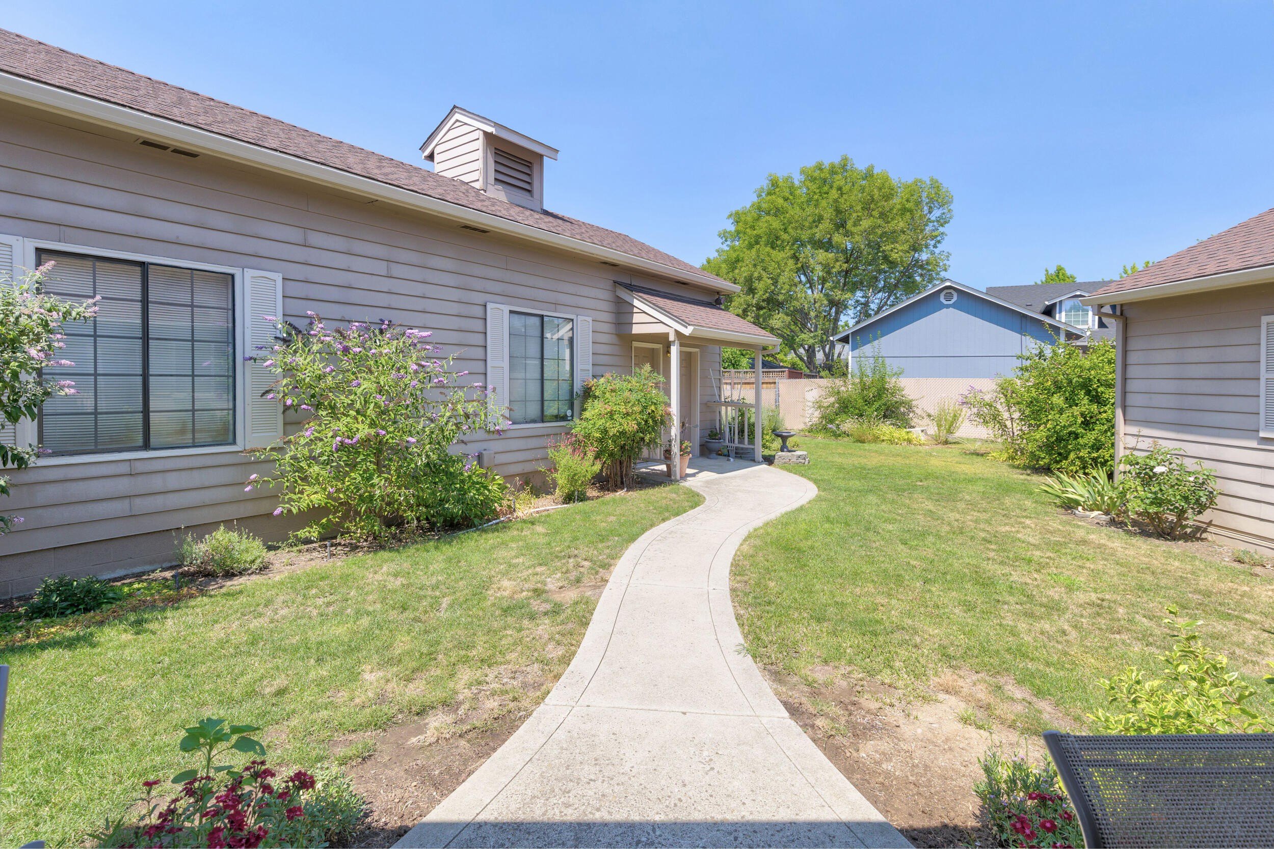 Medford, Oregon, 97504, United States, 4 Bedrooms Bedrooms, ,3 BathroomsBathrooms,Residential,For Sale,1974325