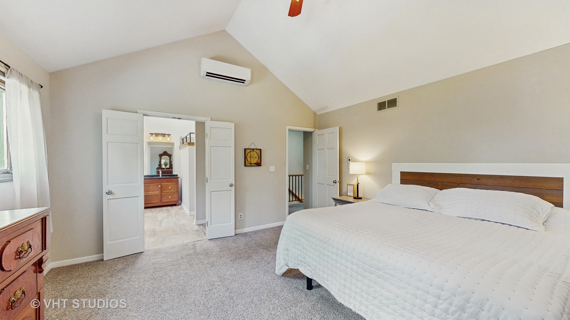 St. Charles, Illinois, 60175, United States, 4 Bedrooms Bedrooms, ,3 BathroomsBathrooms,Residential,For Sale,1889626