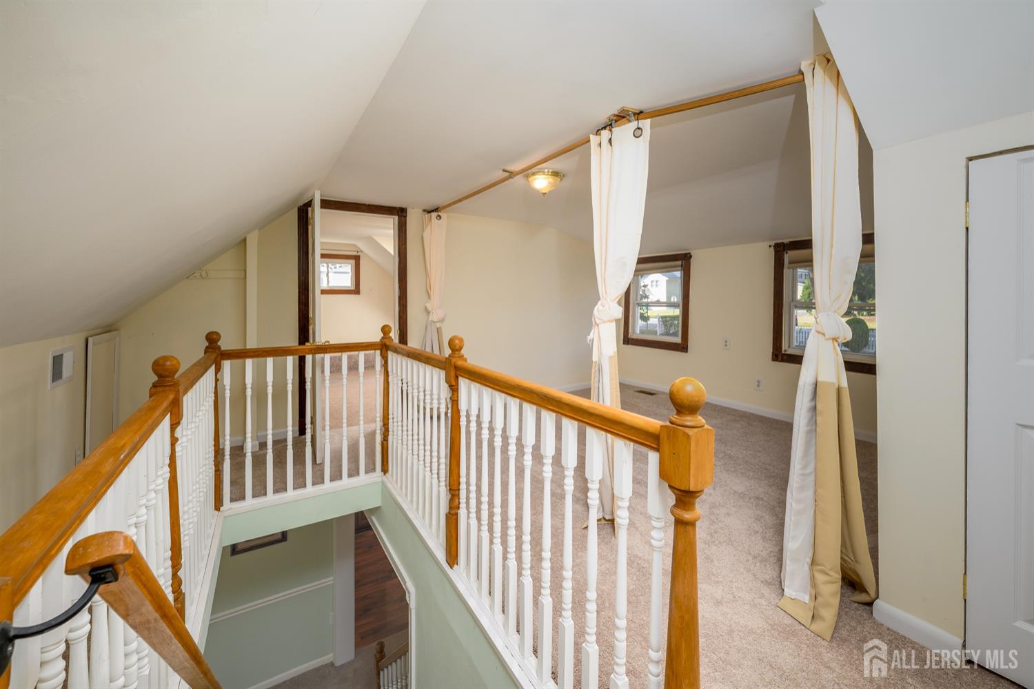 Edison, New Jersey, 08817, United States, 3 Bedrooms Bedrooms, ,2 BathroomsBathrooms,Residential,For Sale,1958154