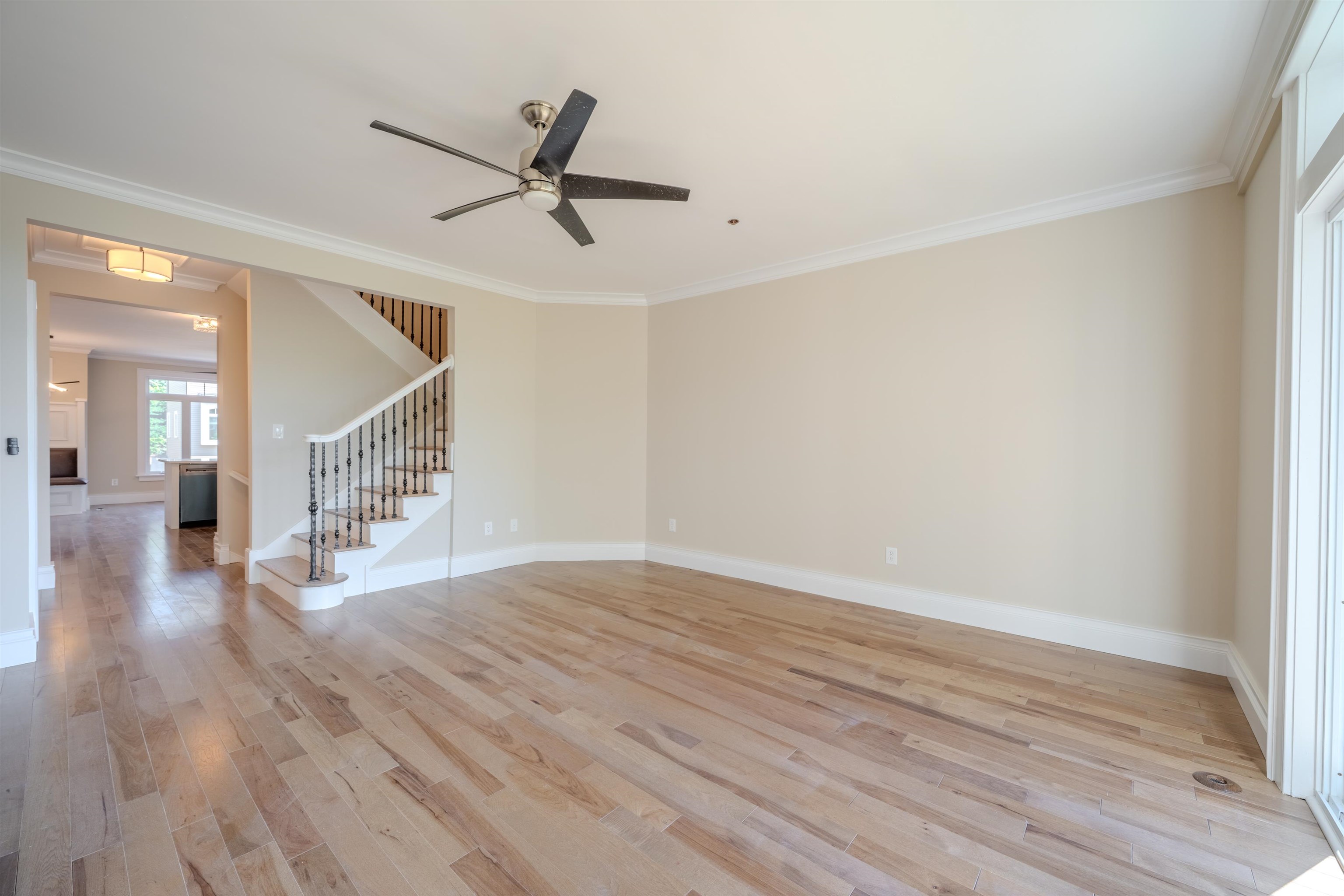 Manchester, New Hampshire, 03101, United States, 2 Bedrooms Bedrooms, ,1 BathroomBathrooms,Residential,For Sale,1933144