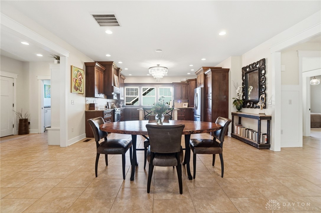 Oakwood, Ohio, 45409, United States, 3 Bedrooms Bedrooms, ,3 BathroomsBathrooms,Residential,For Sale,1991510