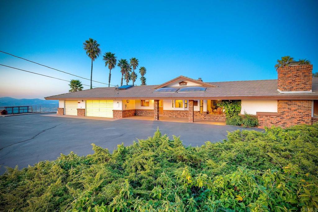 576 Camino De La Cima, San Marcos, California, 92078, United States, 5 Bedrooms Bedrooms, ,4 BathroomsBathrooms,Residential,For Sale,576 Camino De La Cima,1622114