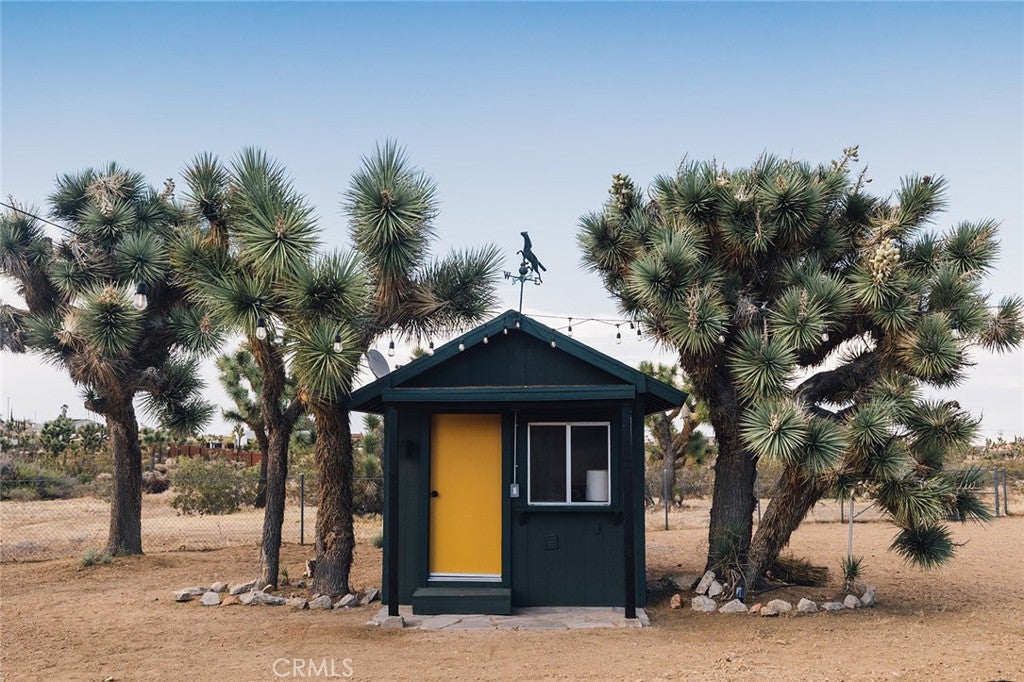 Yucca Valley, California, 92284, United States, 3 Bedrooms Bedrooms, ,2 BathroomsBathrooms,Residential,For Sale,1981322