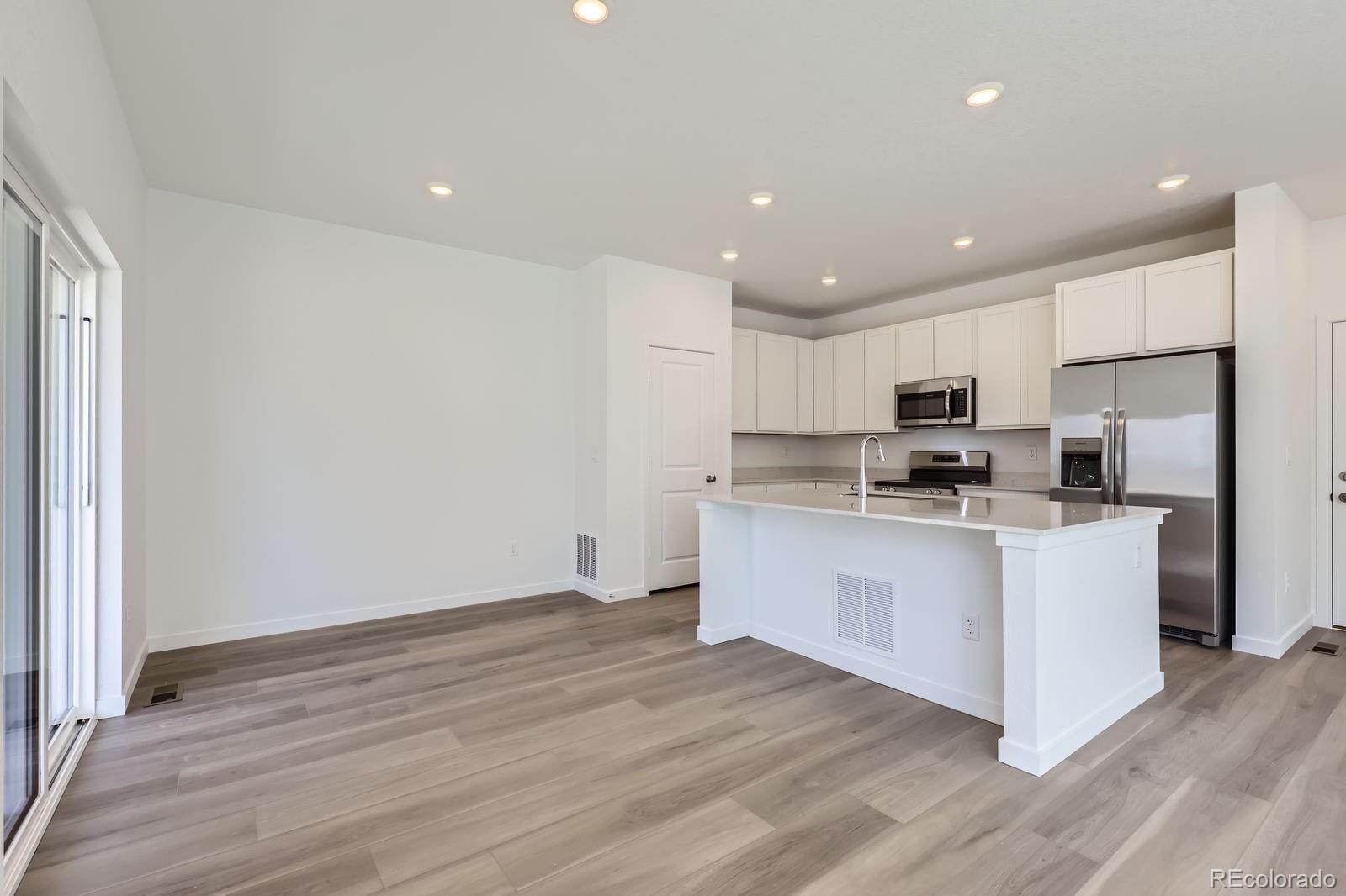 Thornton, Colorado, 80602, United States, 3 Bedrooms Bedrooms, ,2 BathroomsBathrooms,Residential,For Sale,1849834