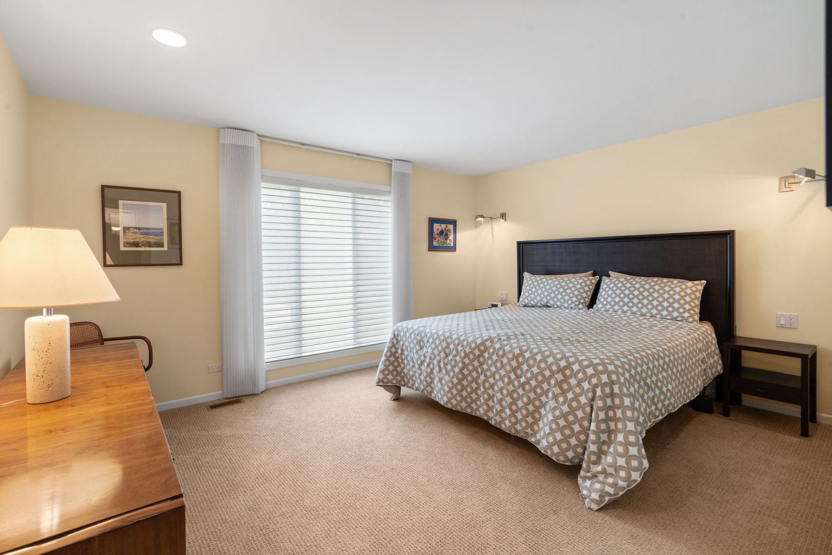 Highland Park, Illinois, 60035, United States, 2 Bedrooms Bedrooms, ,3 BathroomsBathrooms,Residential,For Sale,1903435