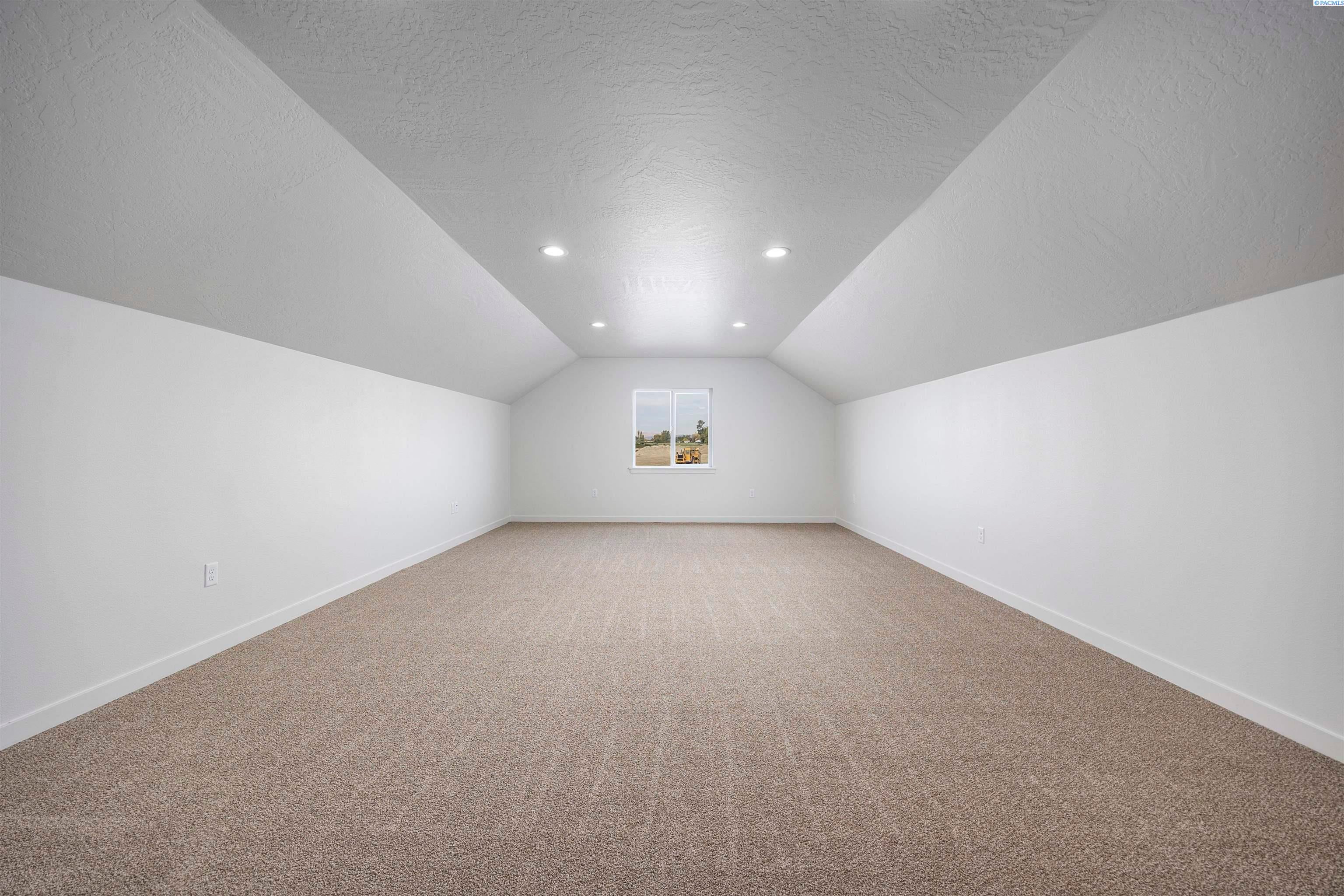 Prosser, Washington, 99350, United States, 4 Bedrooms Bedrooms, ,1 BathroomBathrooms,Residential,For Sale,1977826