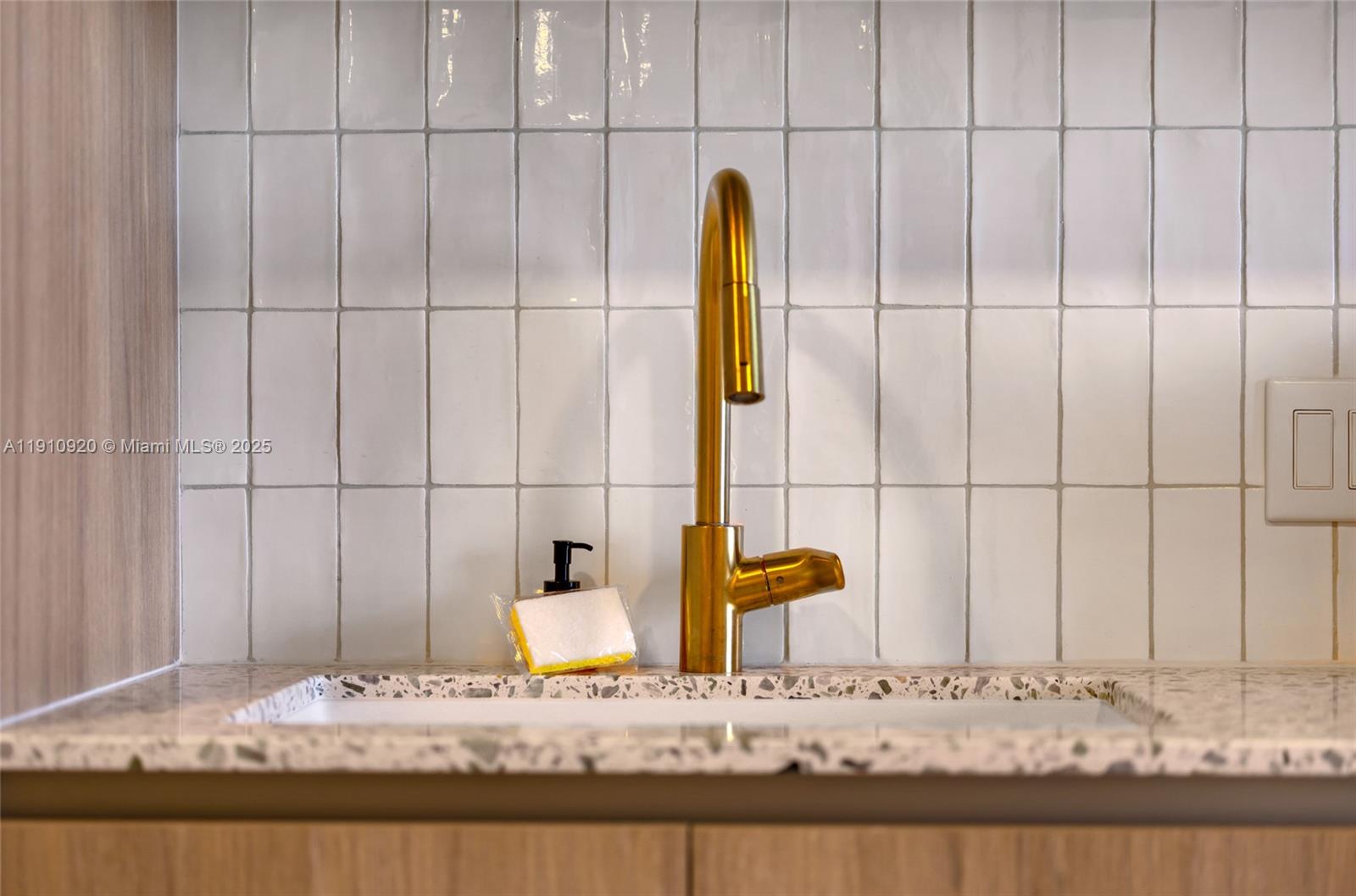 Miami, Florida, 33132, United States, 1 Bedroom Bedrooms, ,1 BathroomBathrooms,Residential,For Sale,1994721