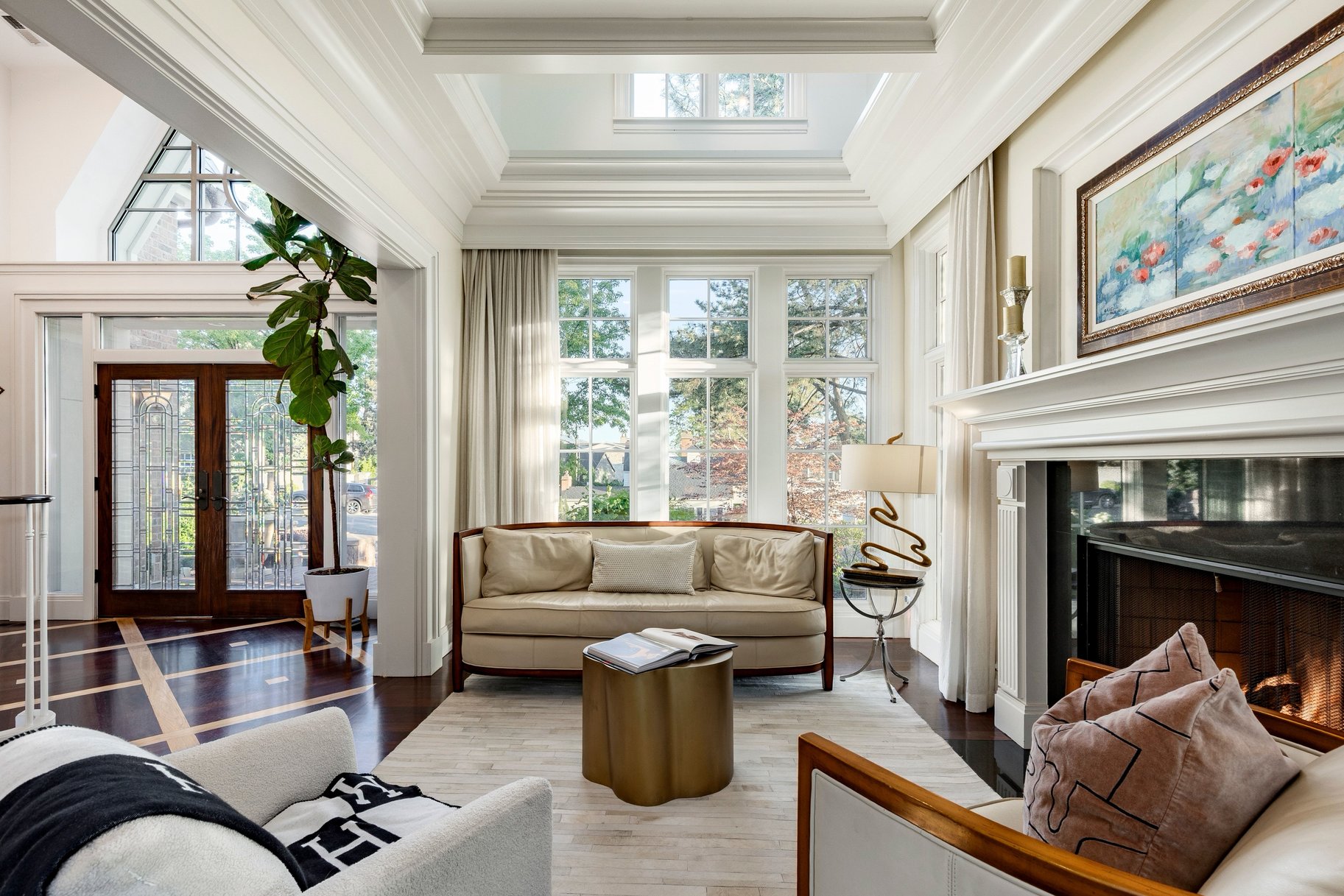  Stunning Custom Build on Millcreek Way - 物件實景