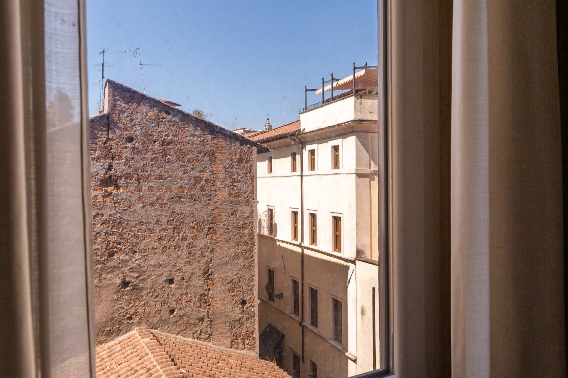 Via Di Parione, Roma, Roma, 00100, IT, 2 Bedrooms Bedrooms, ,3 BathroomsBathrooms,Residential,For Sale,Via Di Parione,1250802