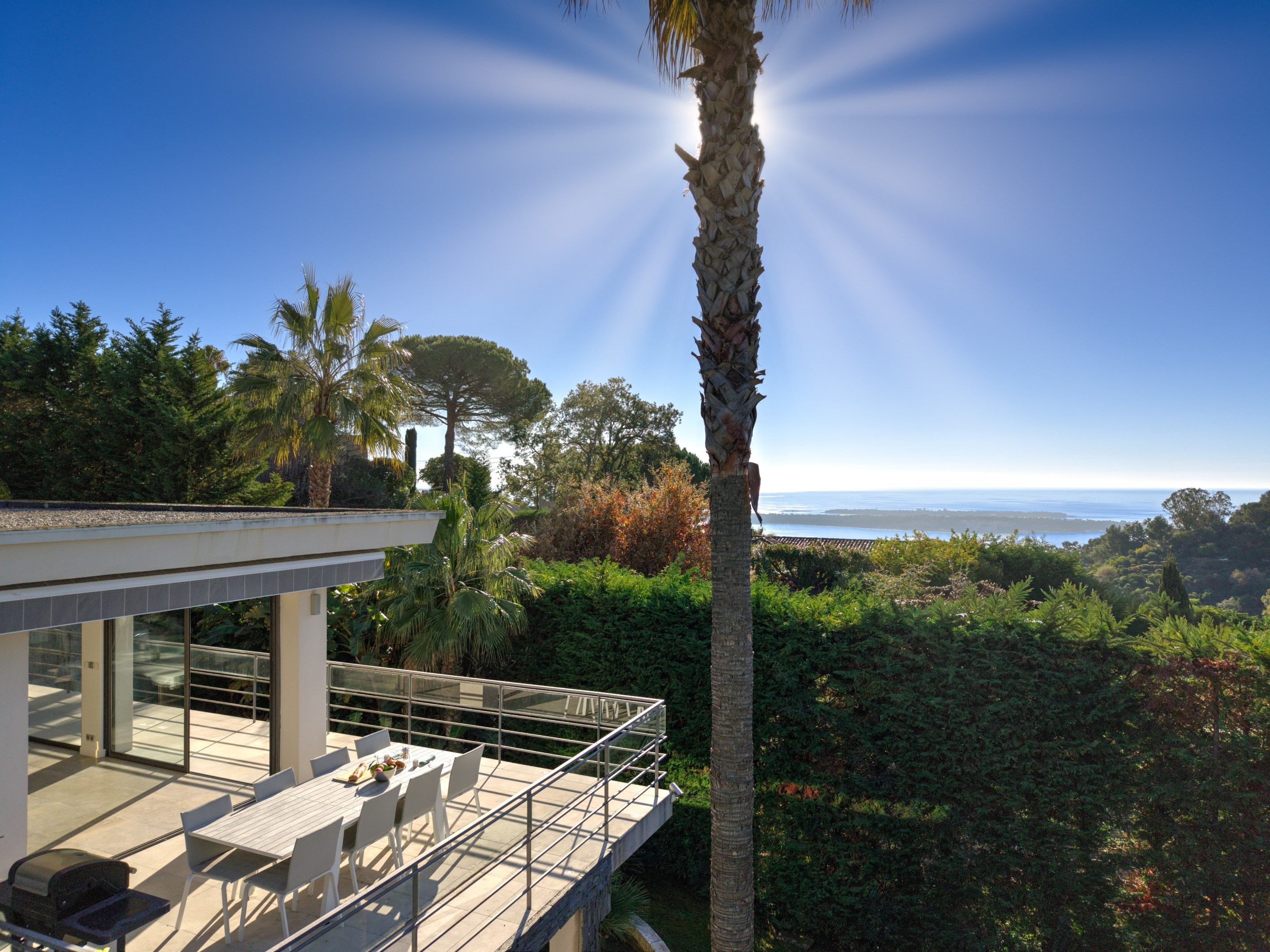  Contemporary villa for sale in Super Cannes 265 m² with pool and partial sea vi… - 物件實景